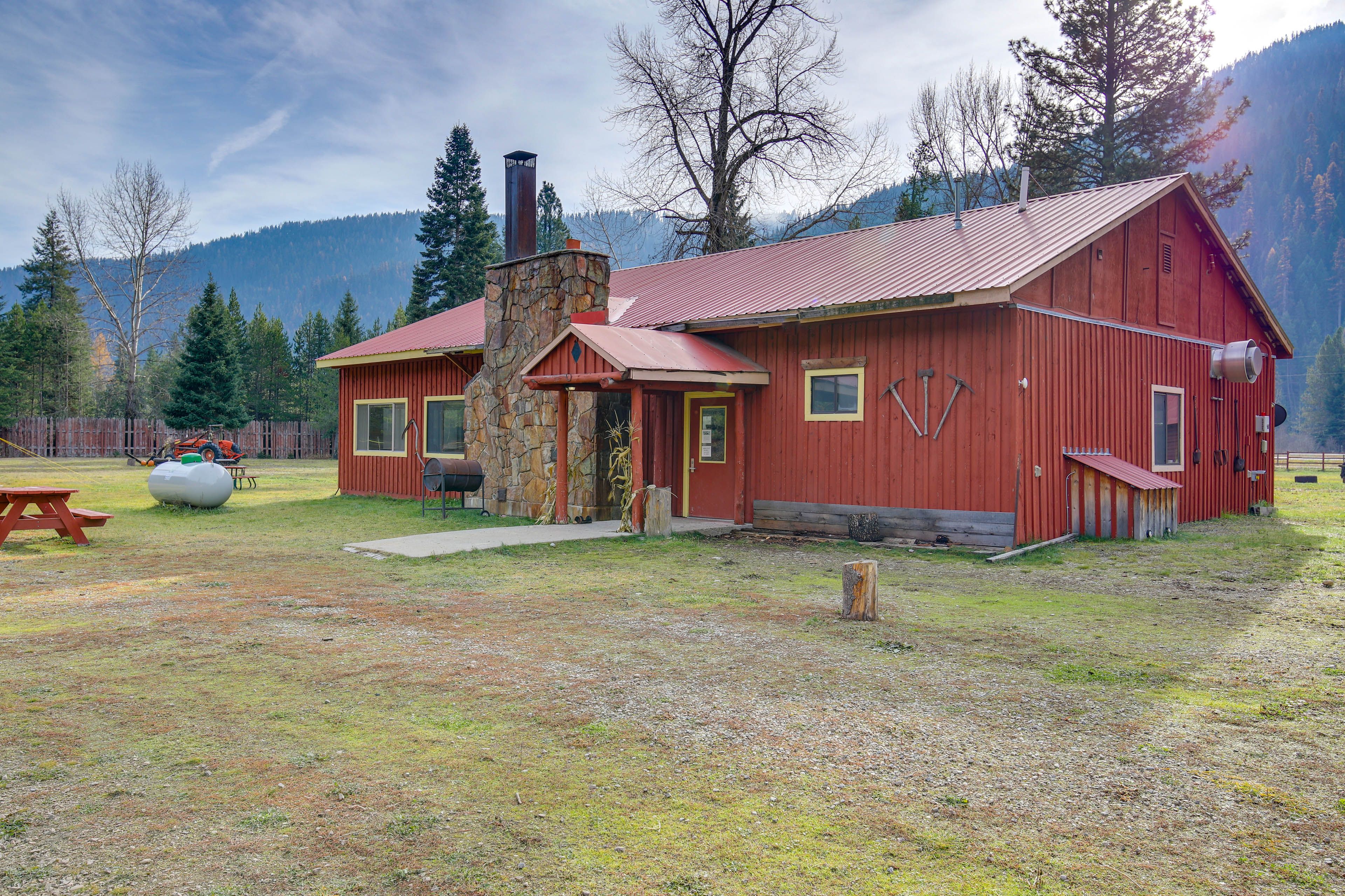 Black Diamond Ranch Lodge | Open 24 Hours