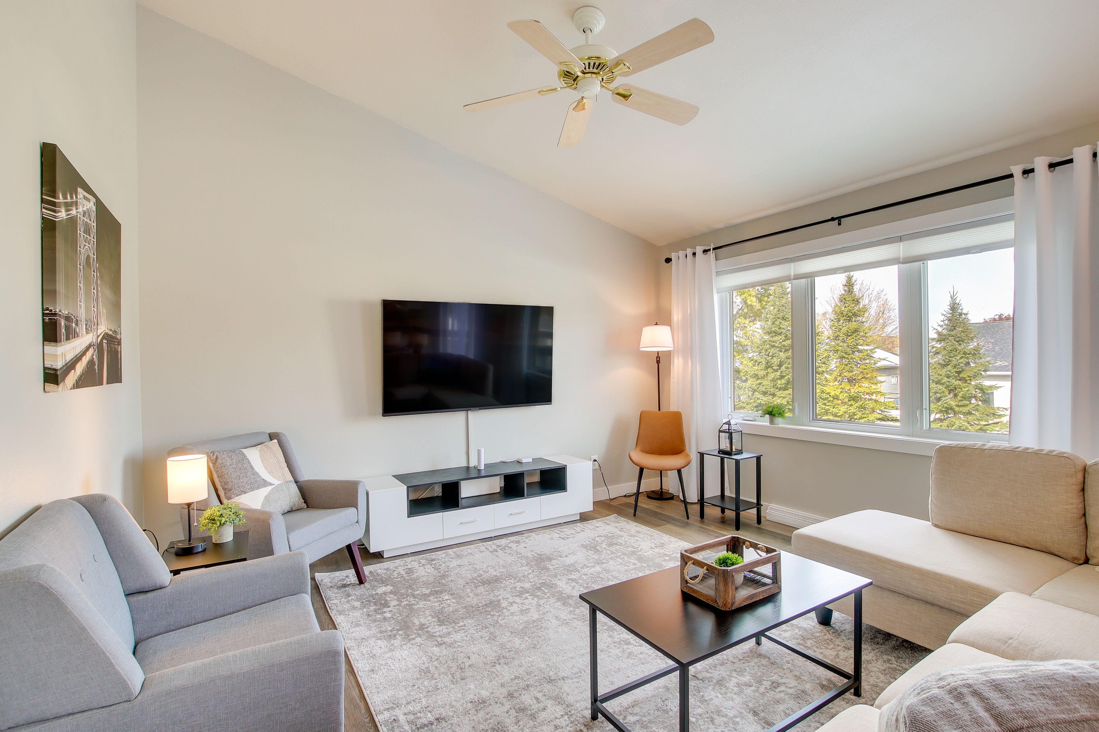Little Chute Vacation Rental | 3BR | 2BA | 1,775 Sq Ft | Stairs Required