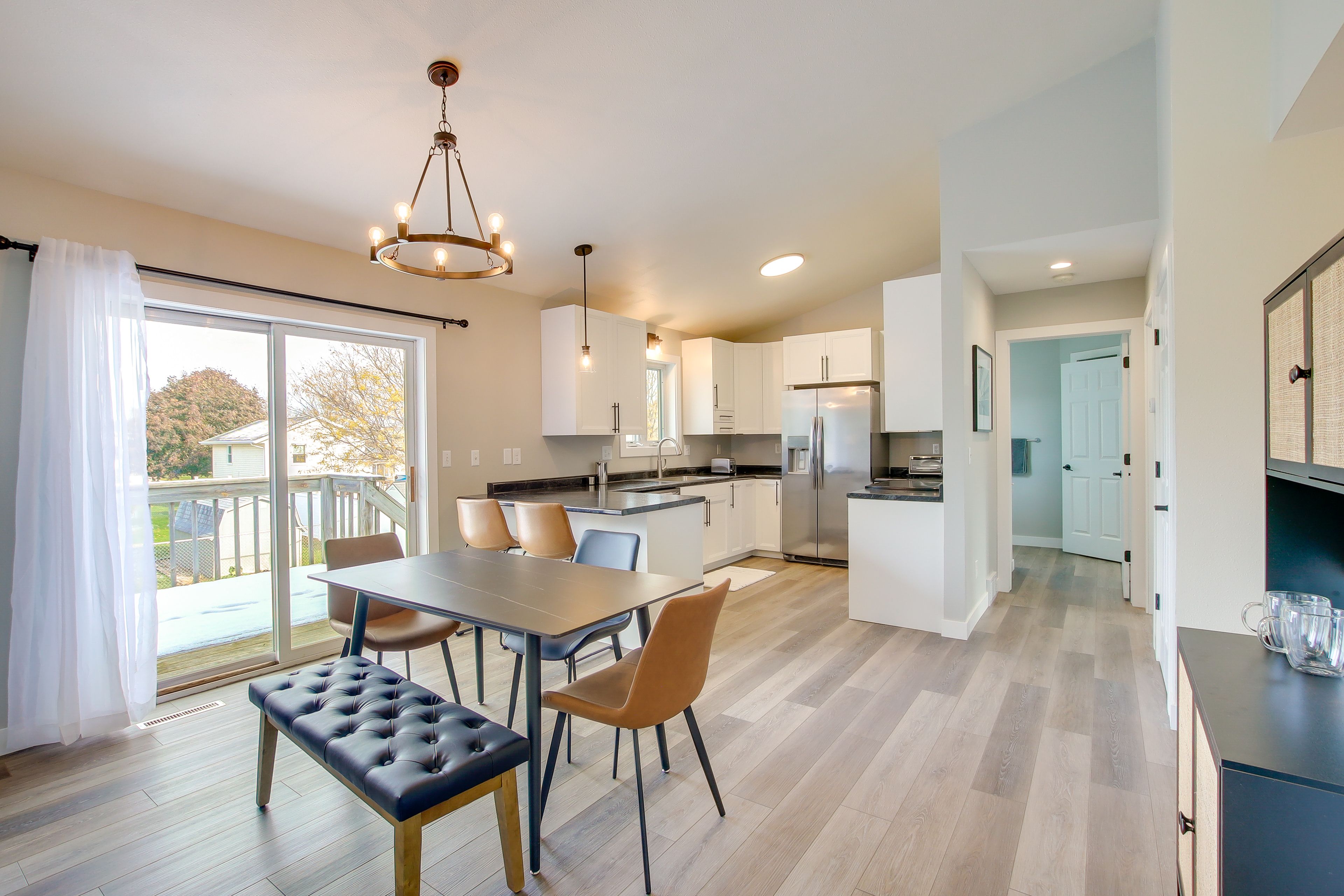 Dining Area | Kitchen