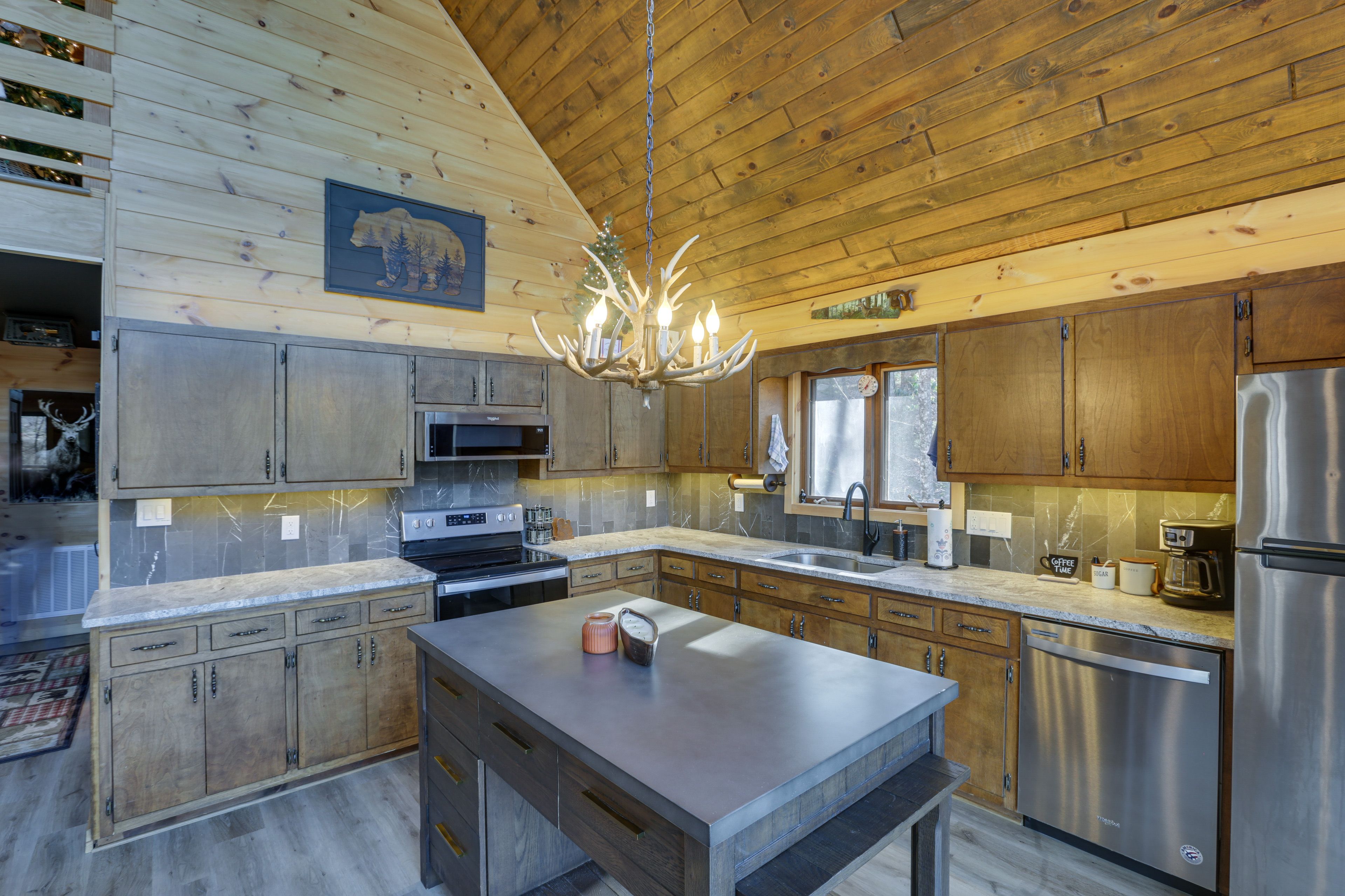 Kitchen | Dishwasher | Coffee Maker