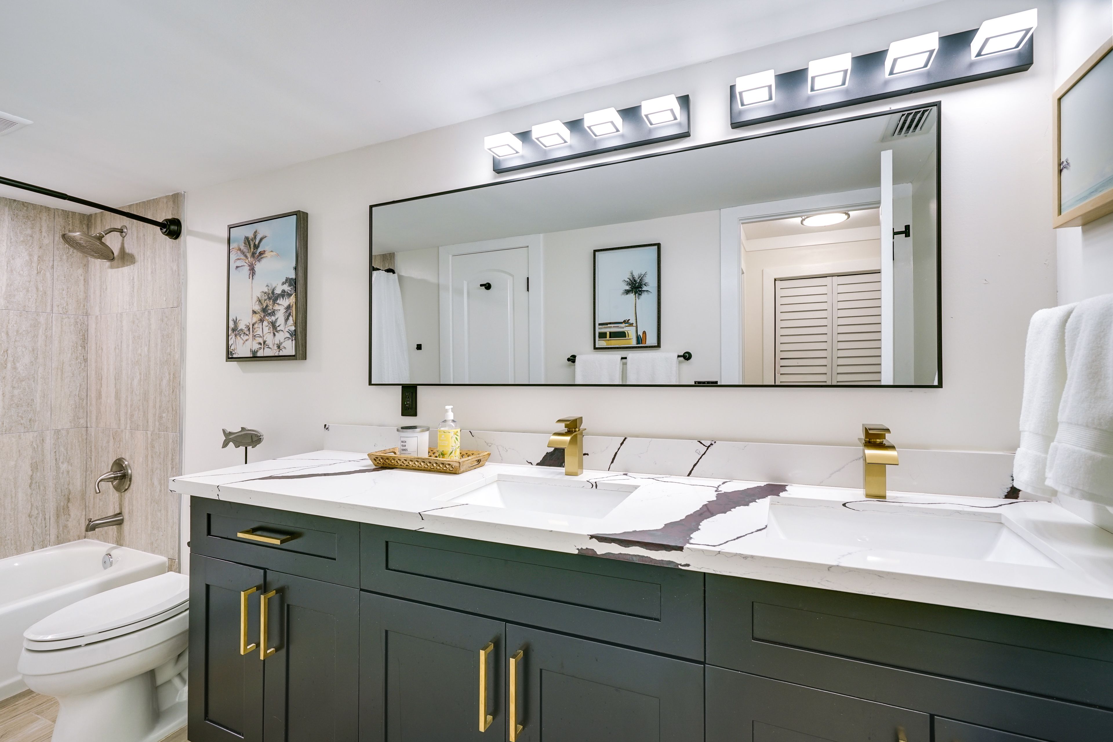 Full Bath | Complimentary Toiletries