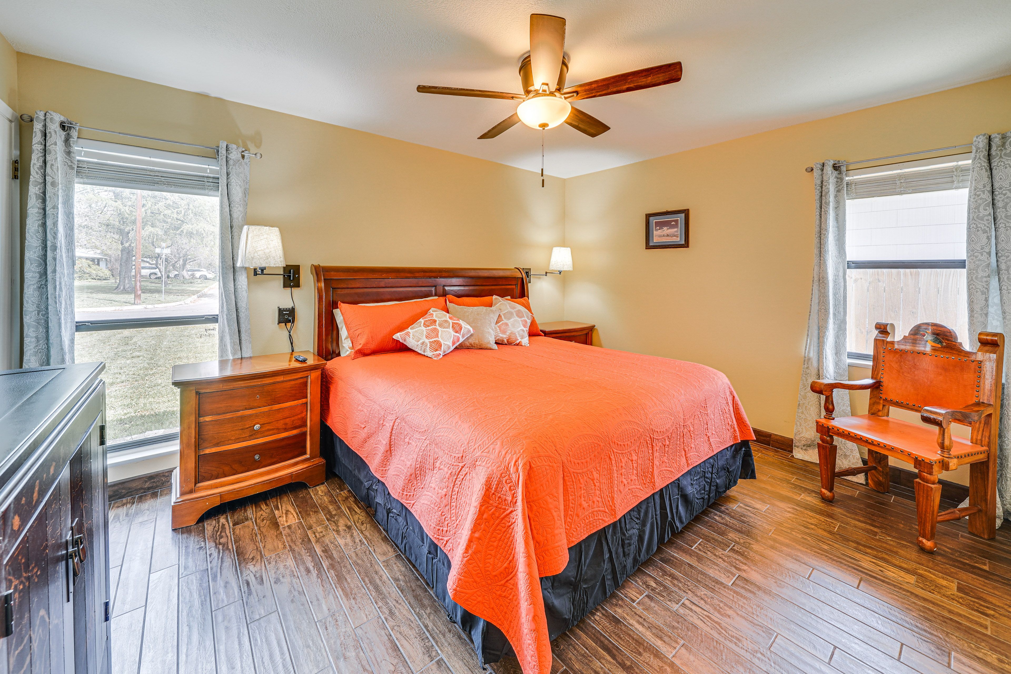 Bedroom 1 | King Bed