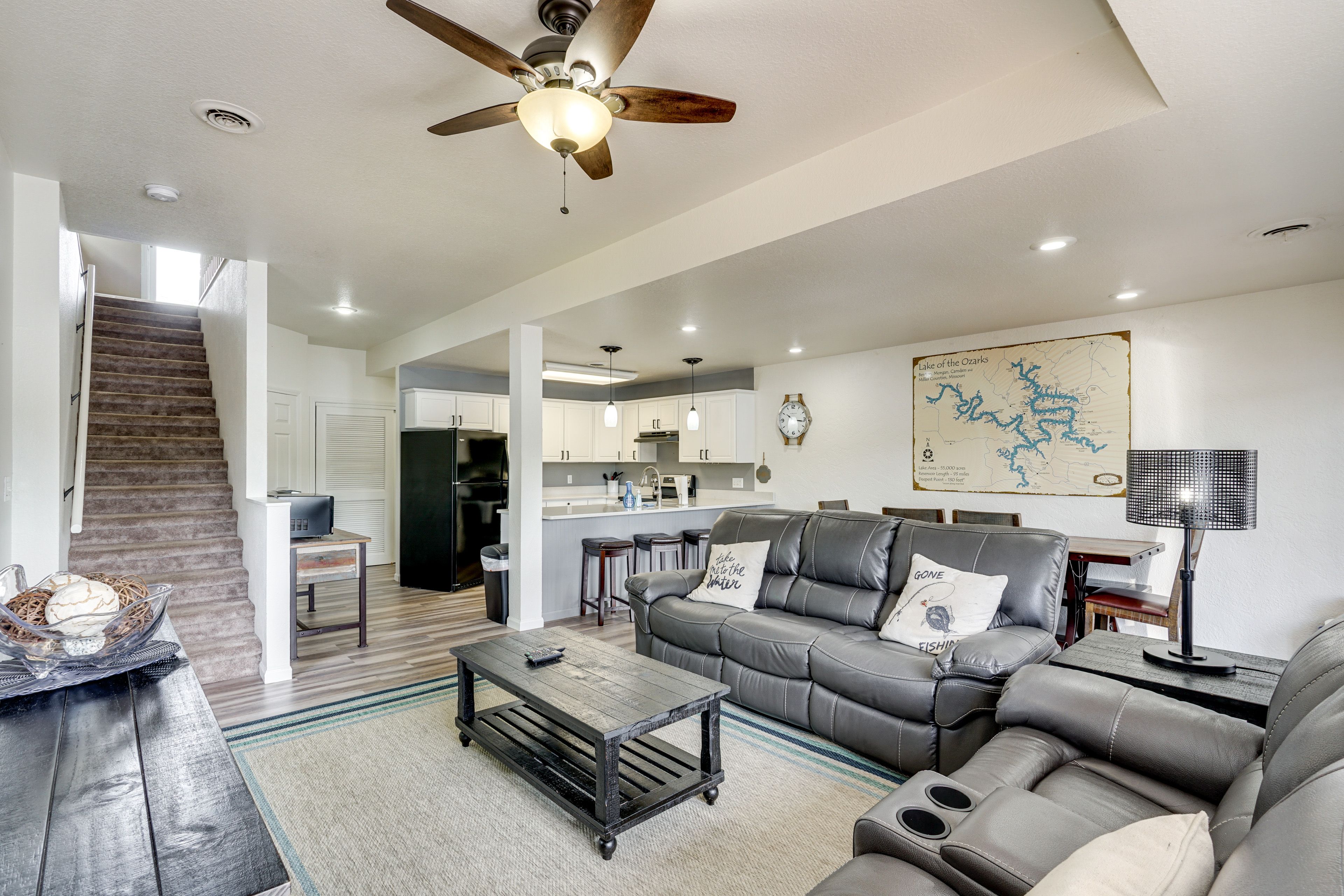 Living Room | Central Air Conditioning | Gorgeous Lake Views