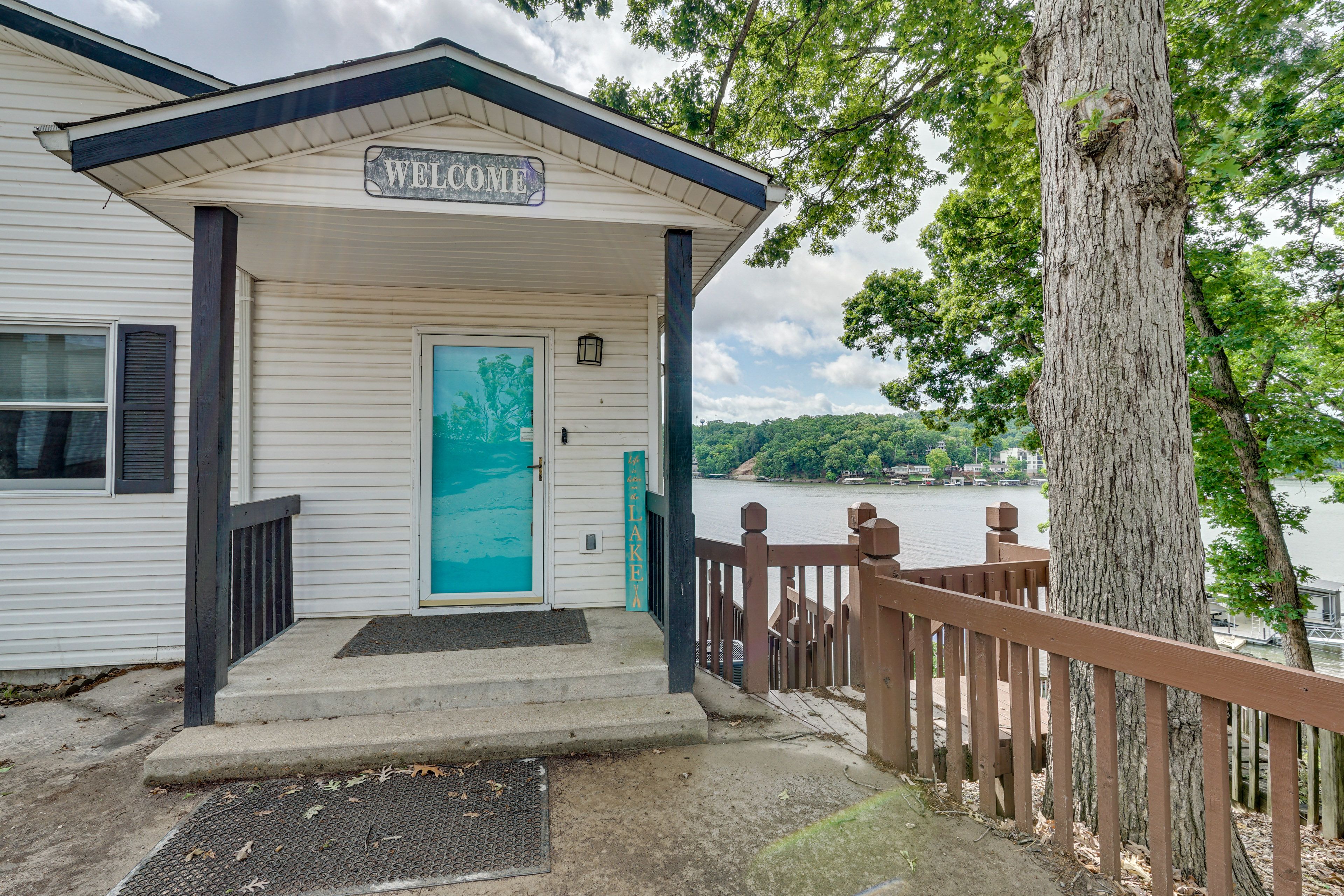Exterior | Parking | Driveway (2 Vehicles) | No Trailer Parking (Per HOA)