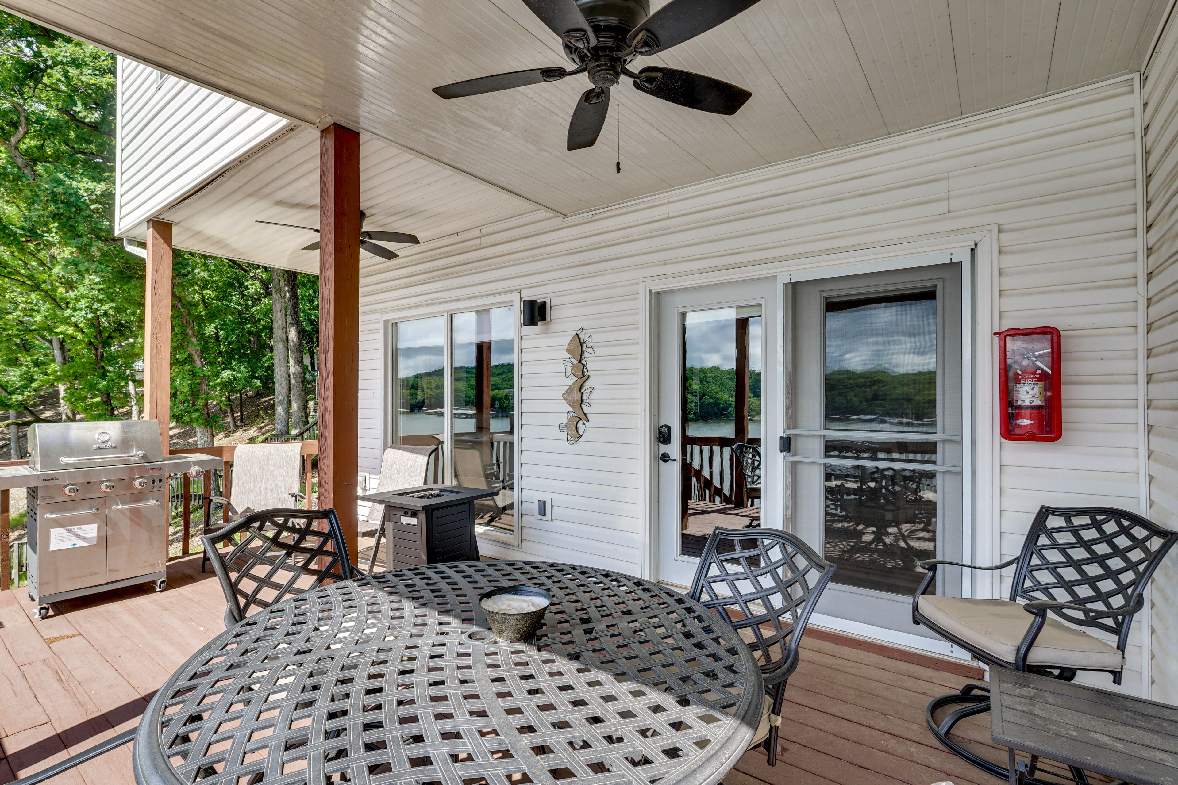 Outdoor Space | Private Deck | Gas Grill
