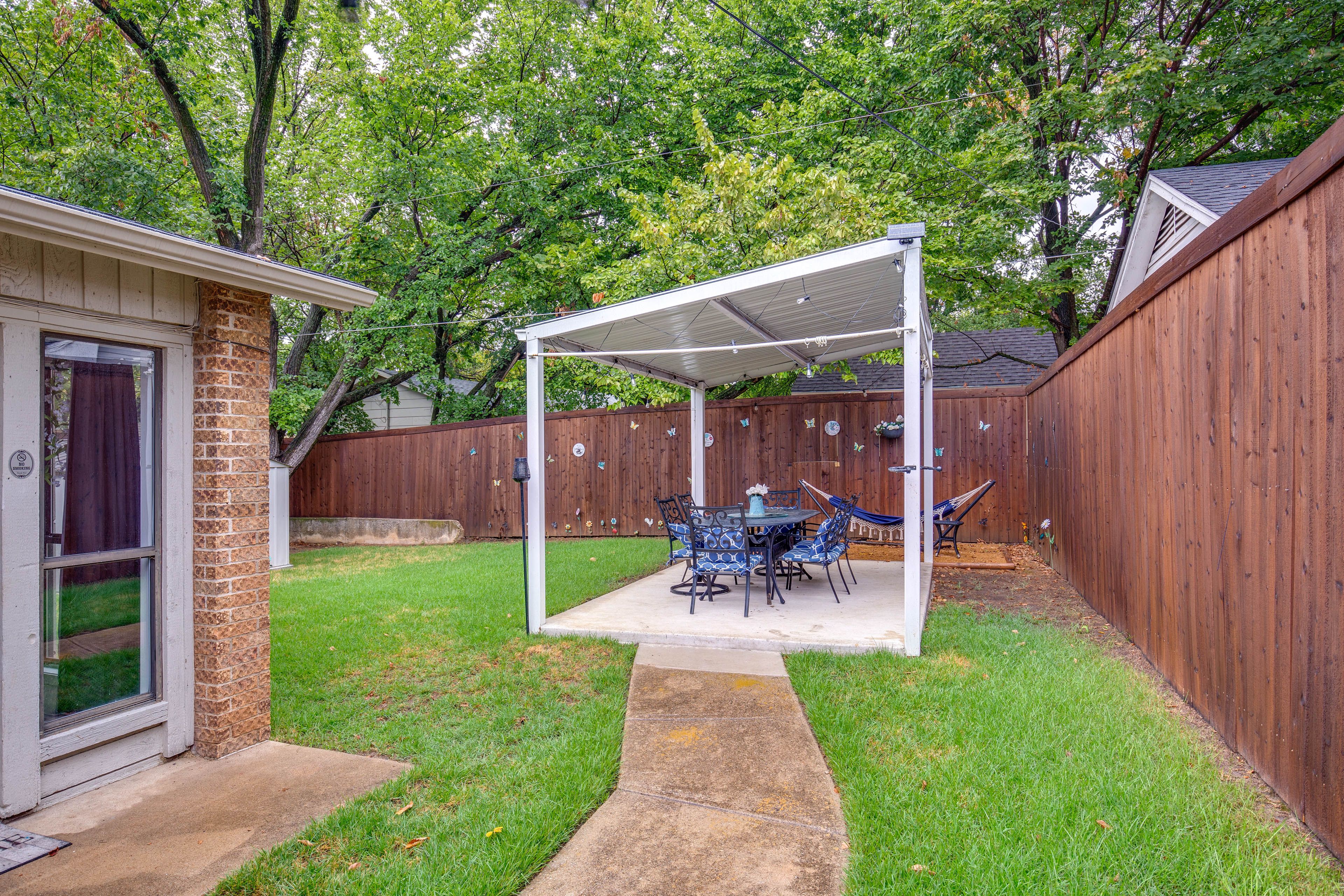 Covered Patio | 10-Person Dining Area