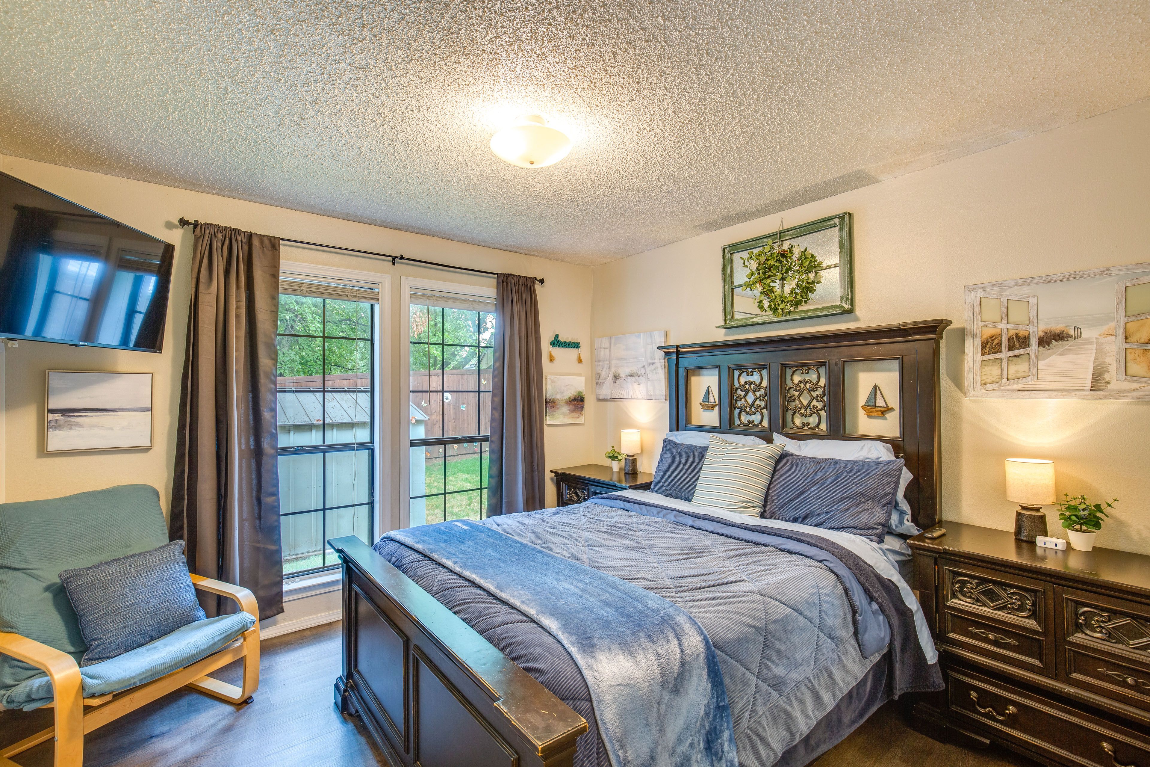 Bedroom 2 | Queen Bed