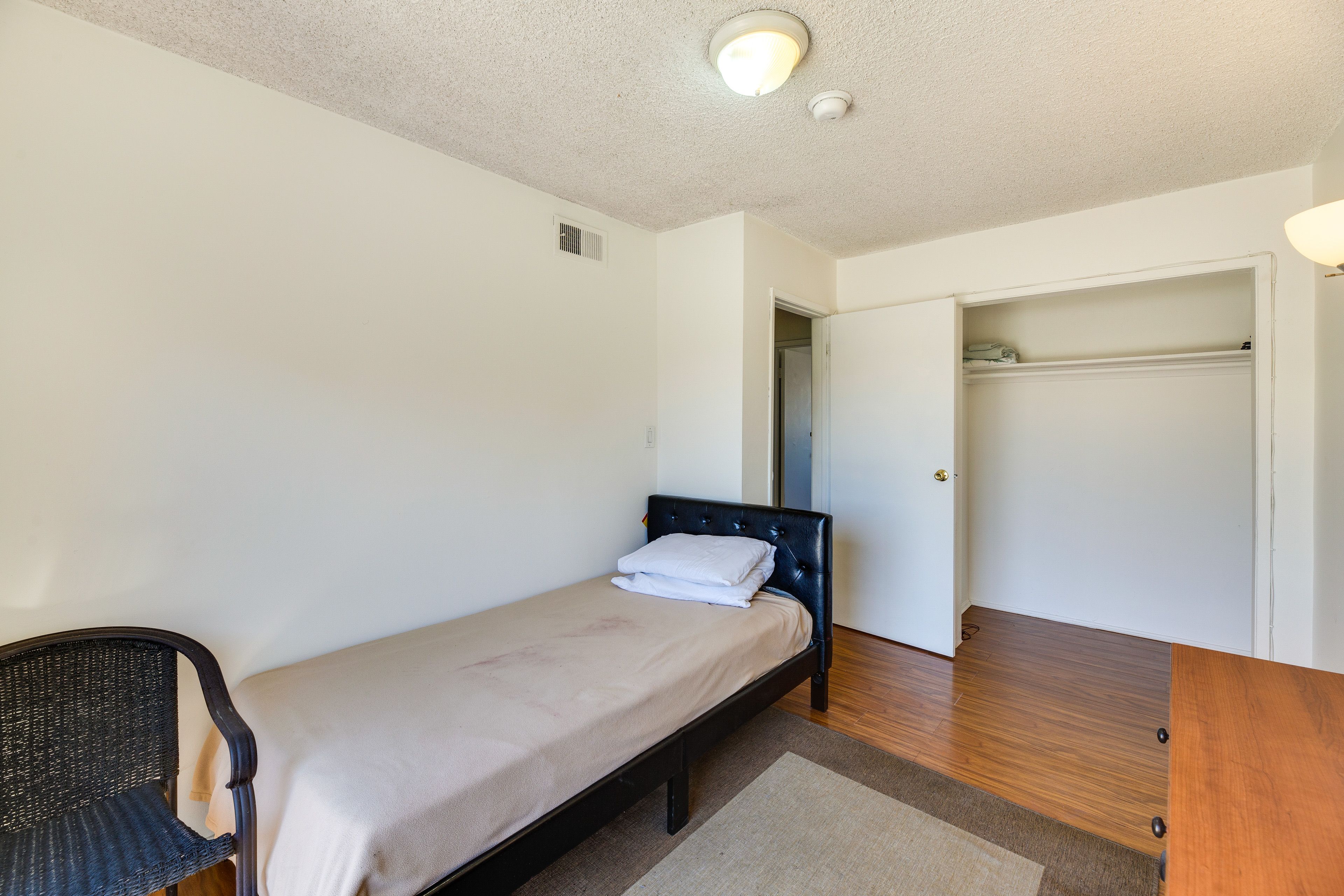 Bedroom 2 | Twin Bed