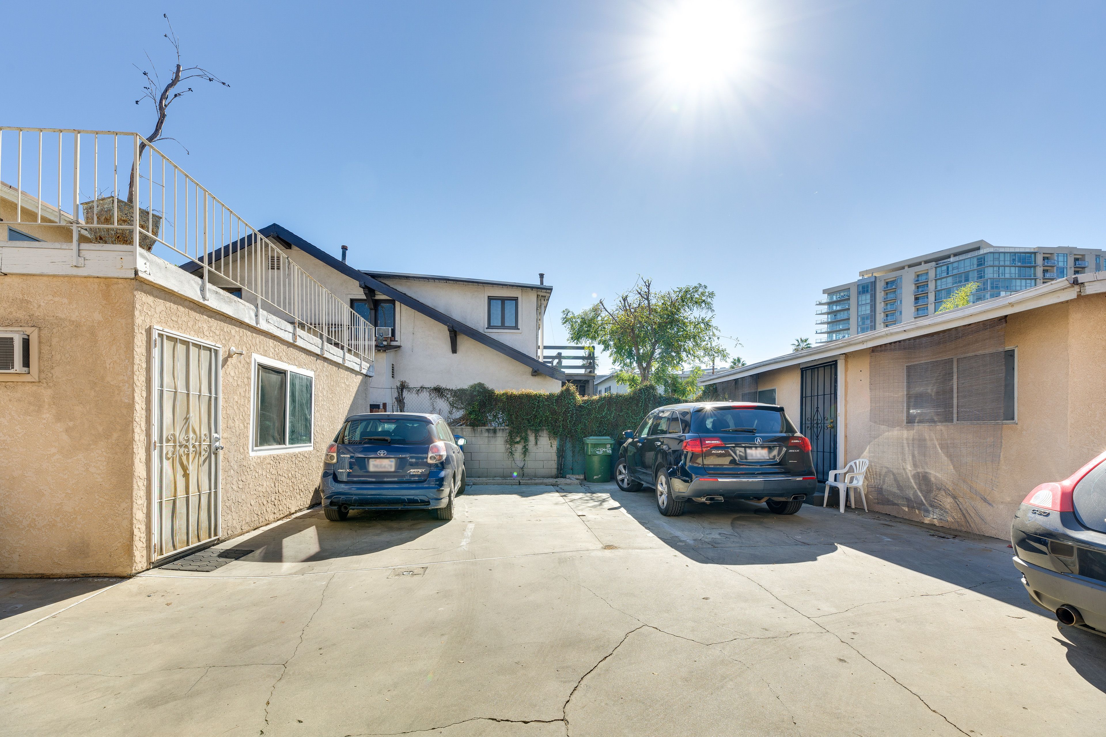Parking | Driveway (1 Vehicle) | Free Street Parking