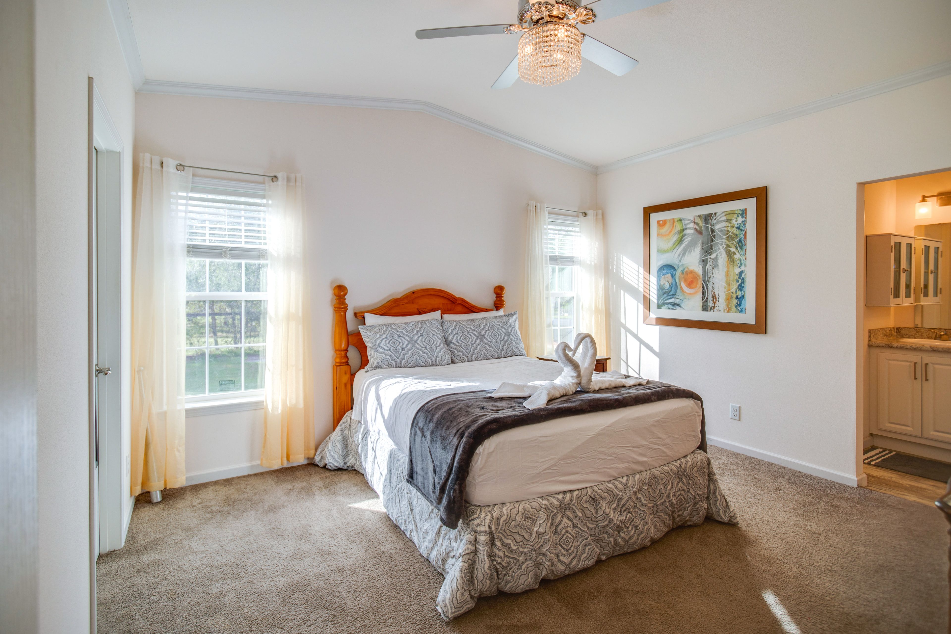 Bedroom 1 | Queen Bed | En-Suite Bathroom | Smart TV