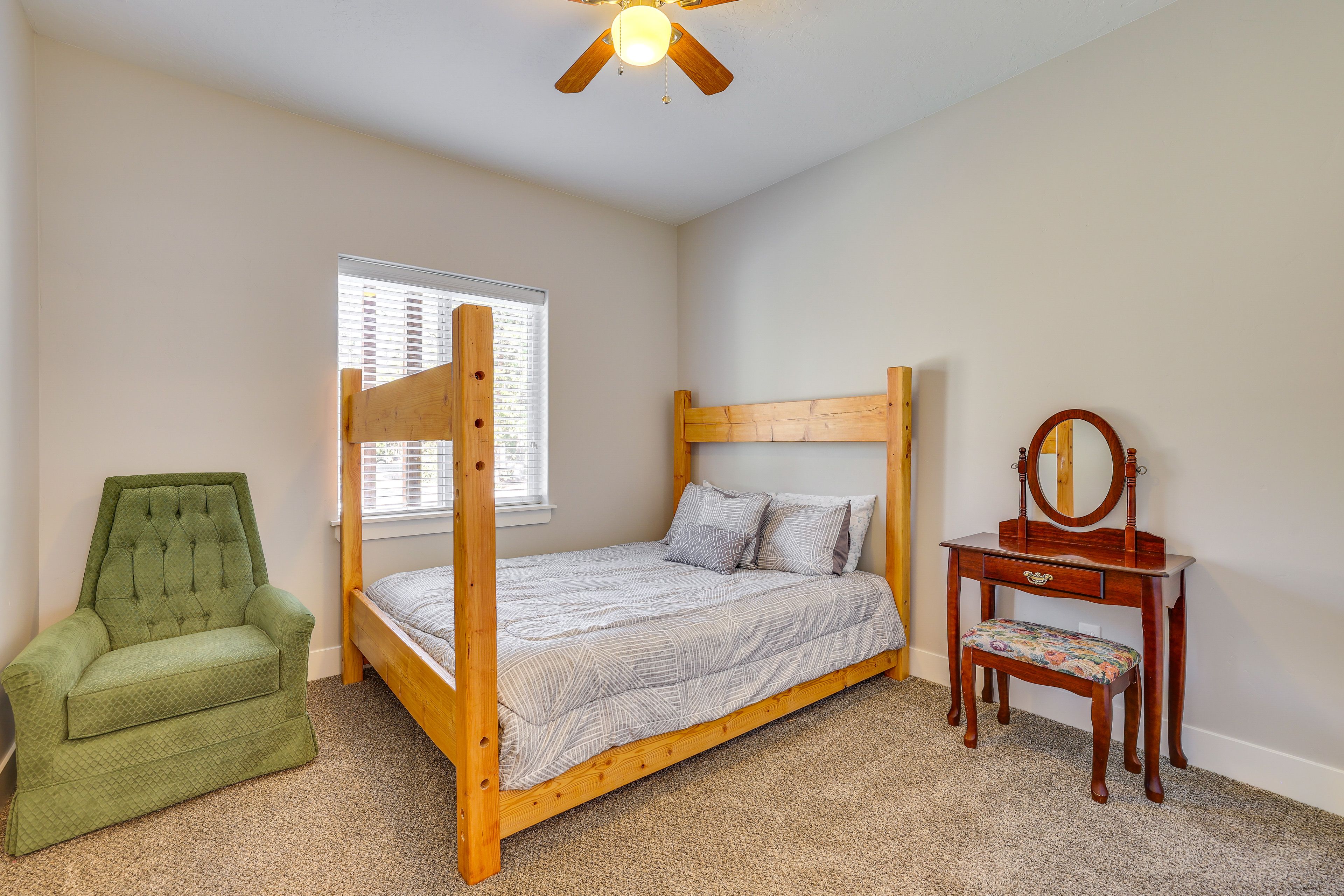 Bedroom 1 | Queen Bed | Linens Provided