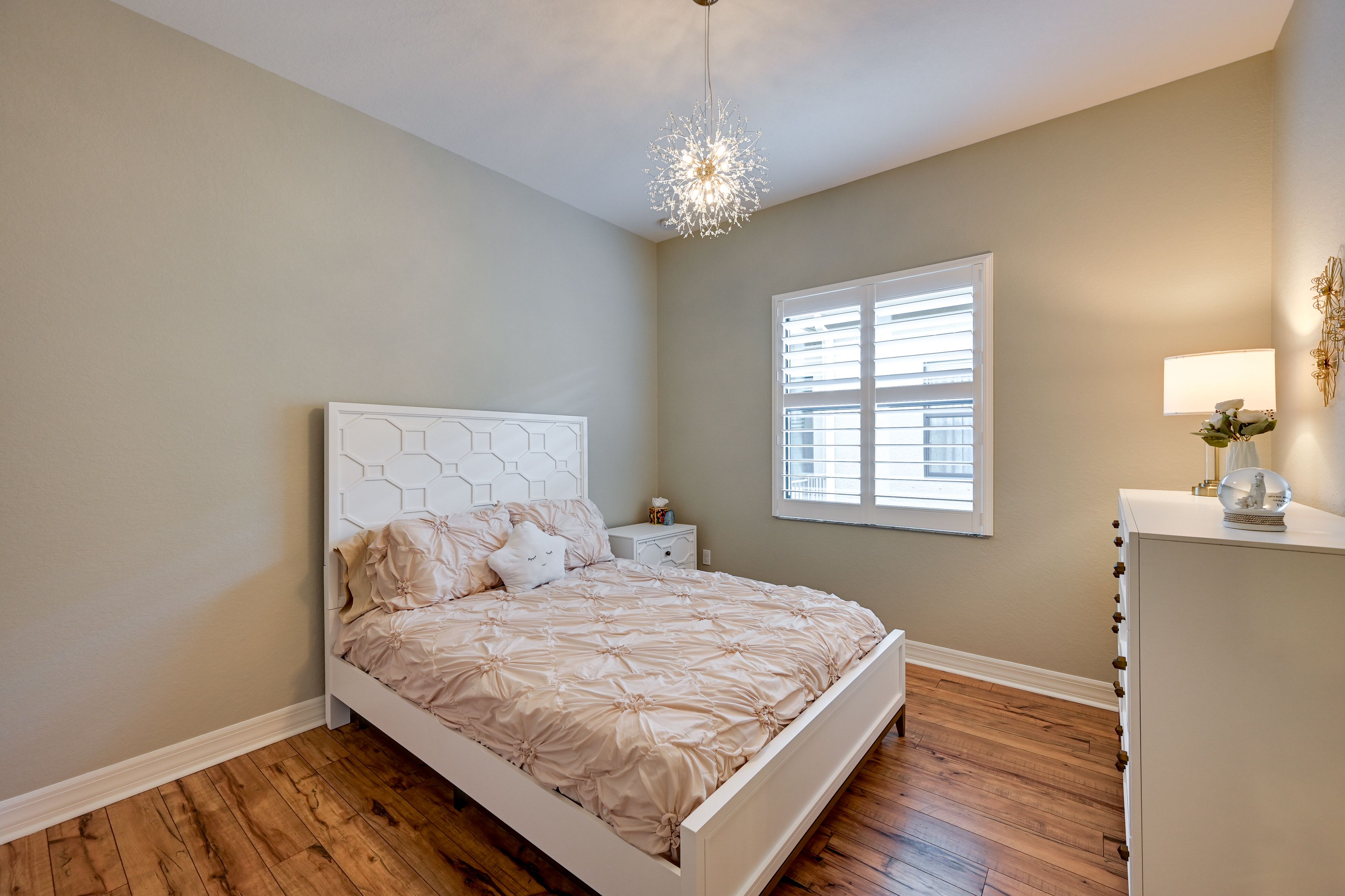 Bedroom 2 | Queen Bed