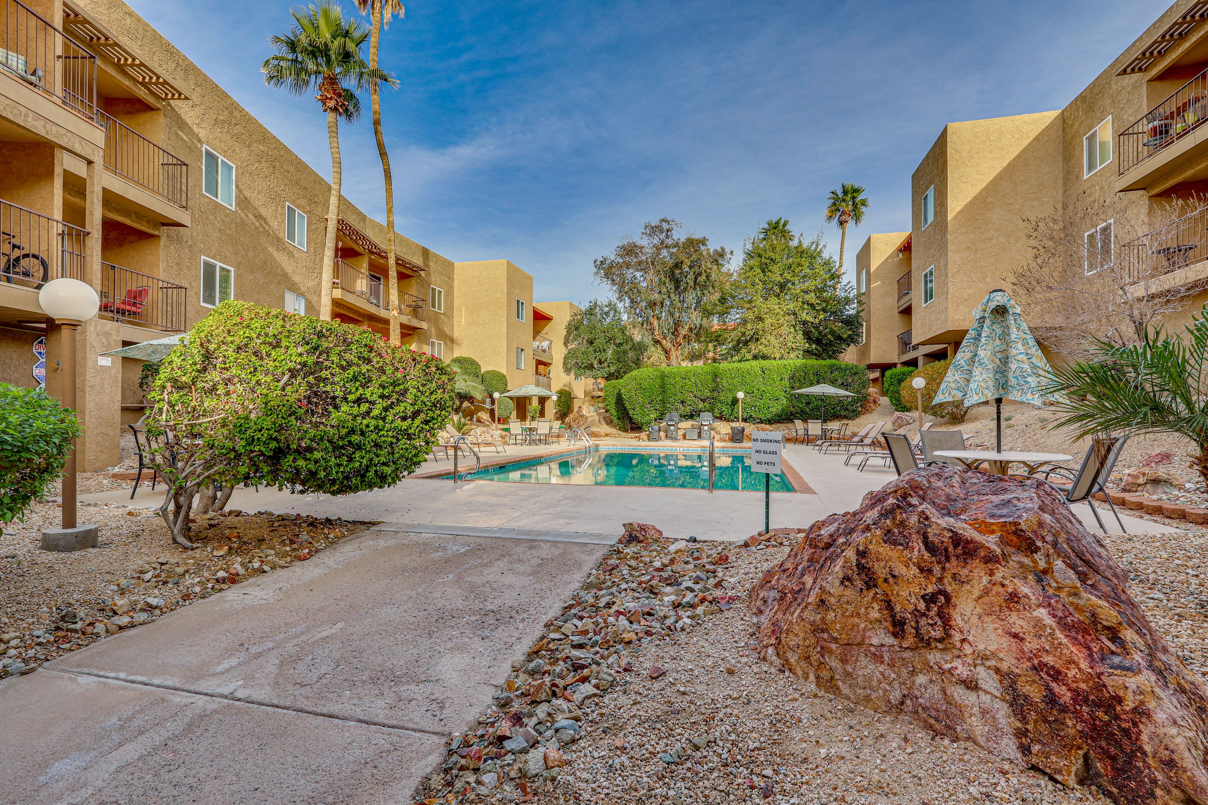 Xanadu Condo Resort | Community Pool Access