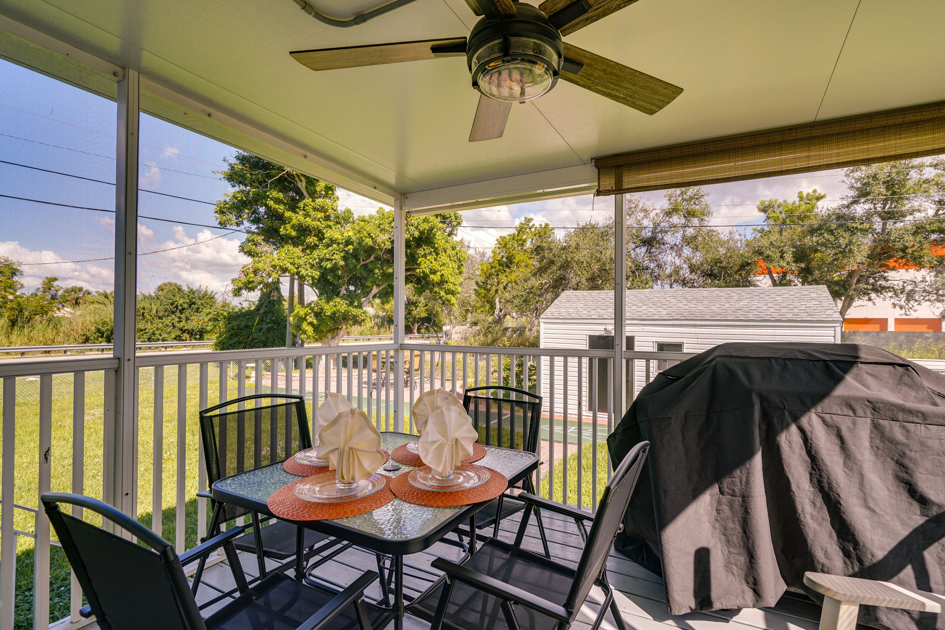Screened-In Porch