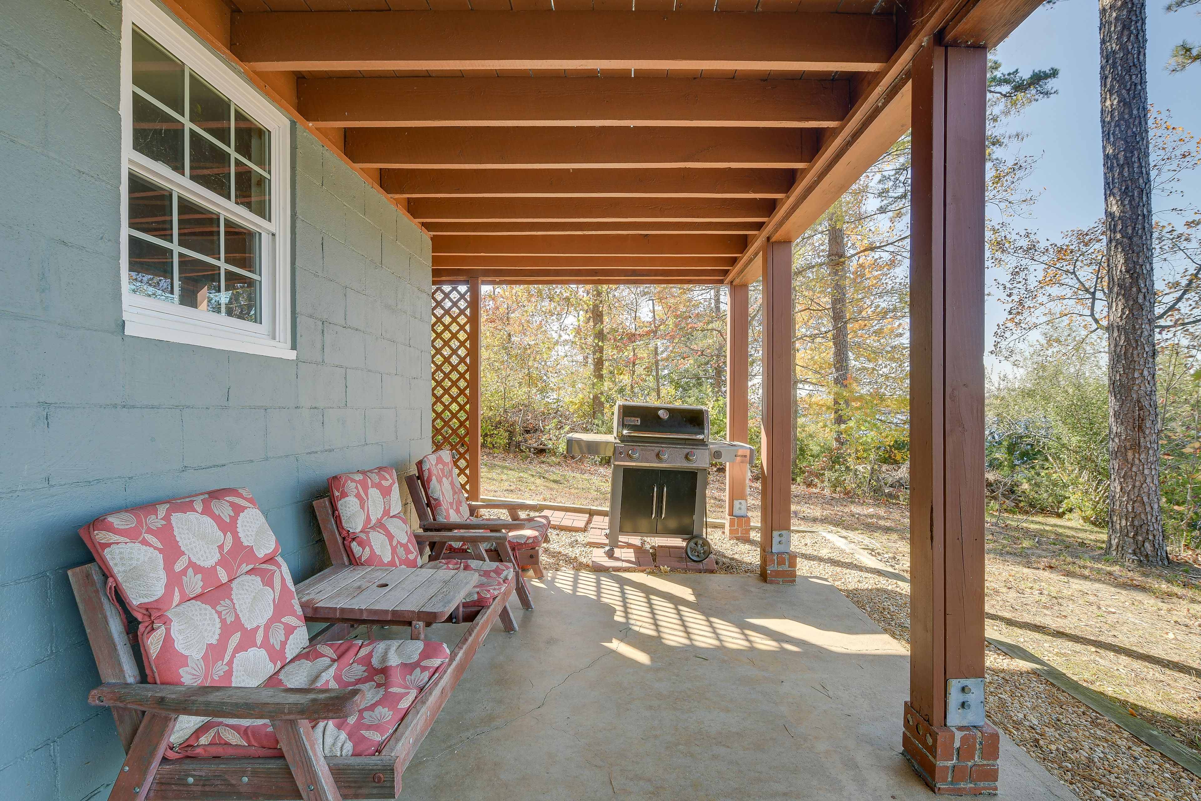 Furnished Patio | Gas Grill