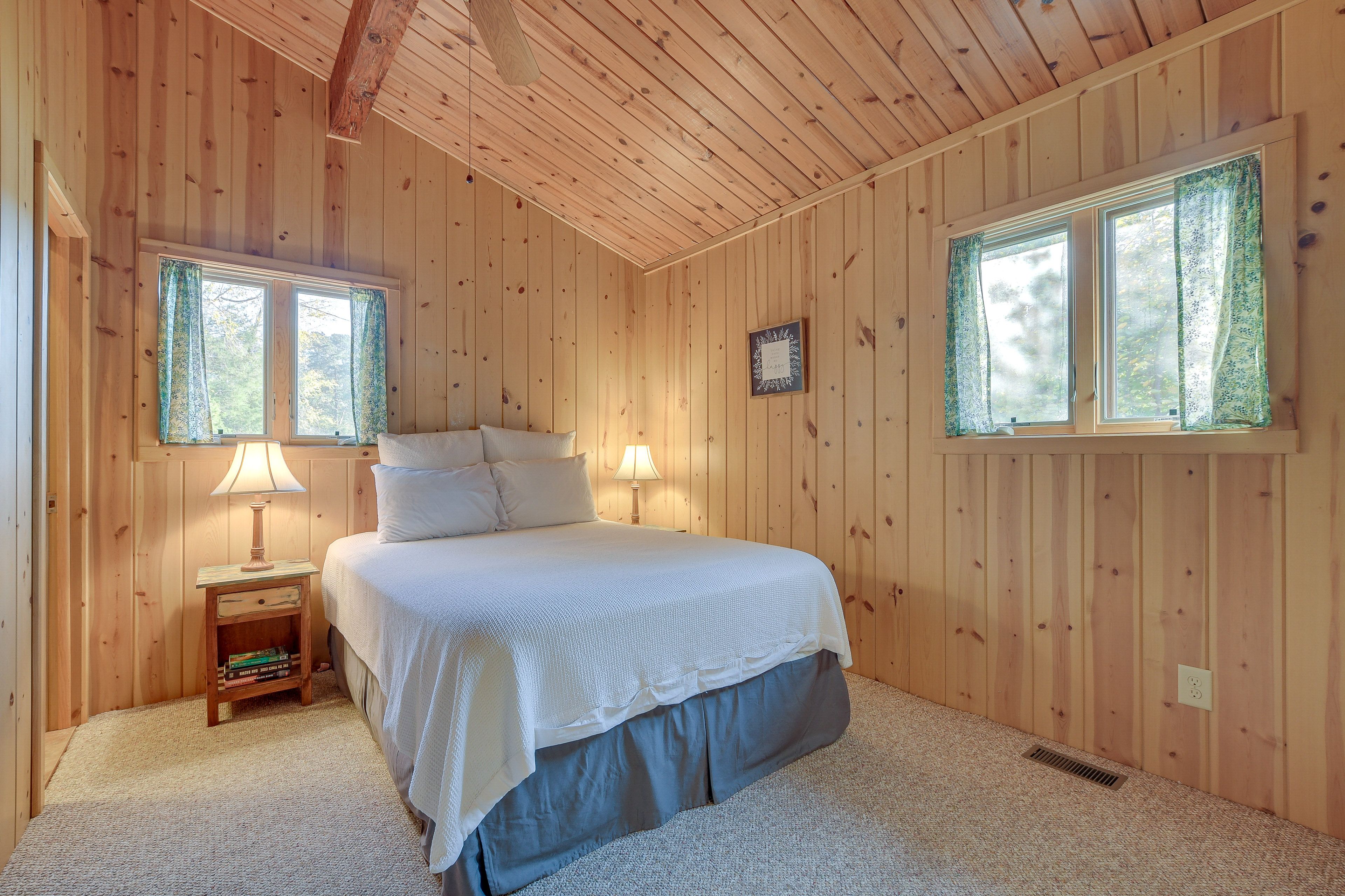 Bedroom 2 | Queen Bed | 2nd Floor