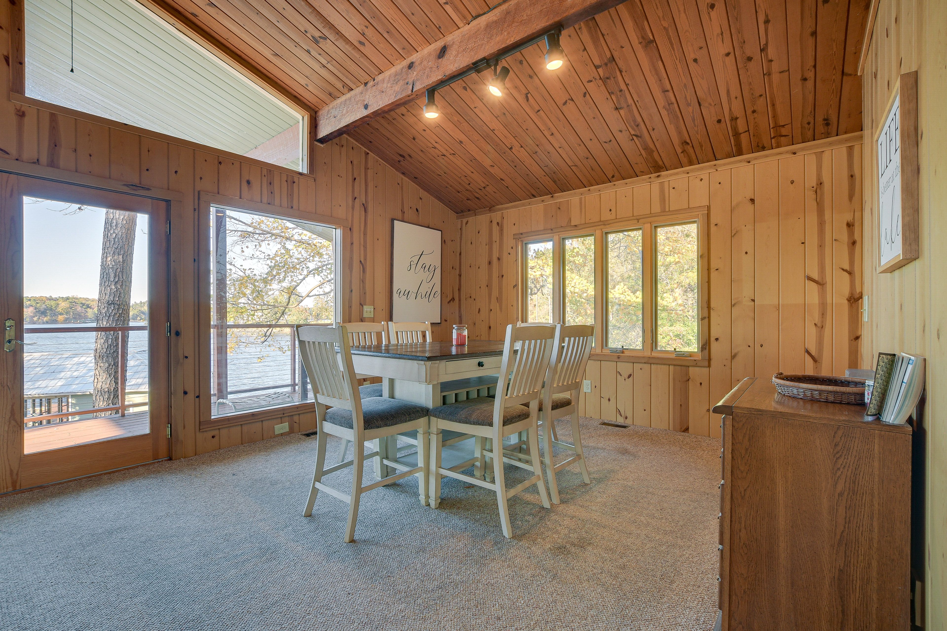 Dining Area | Dishware/Flatware Provided | Free WiFi