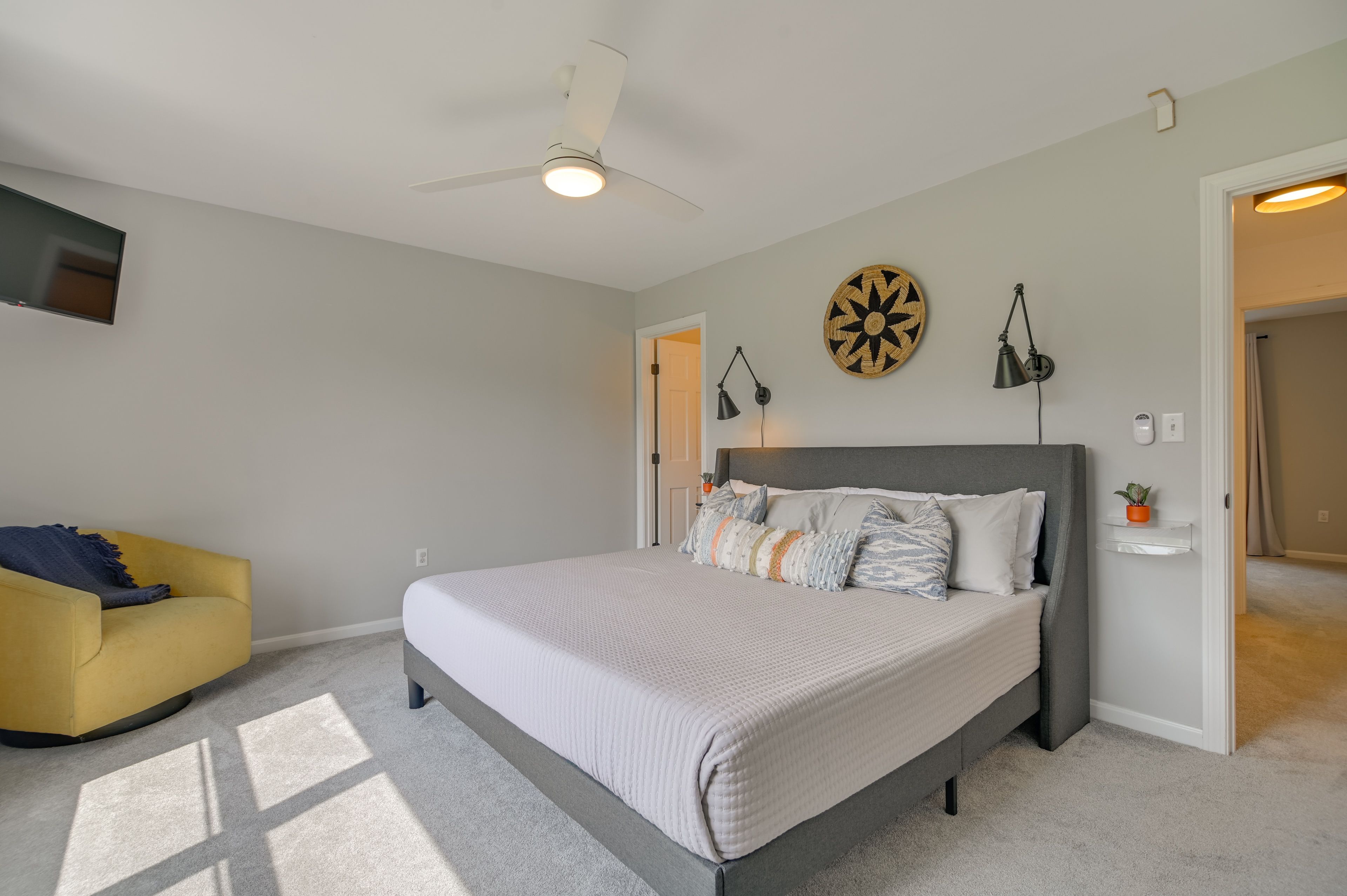 Bedroom 1 | King Bed | Smart TV | 2nd Floor