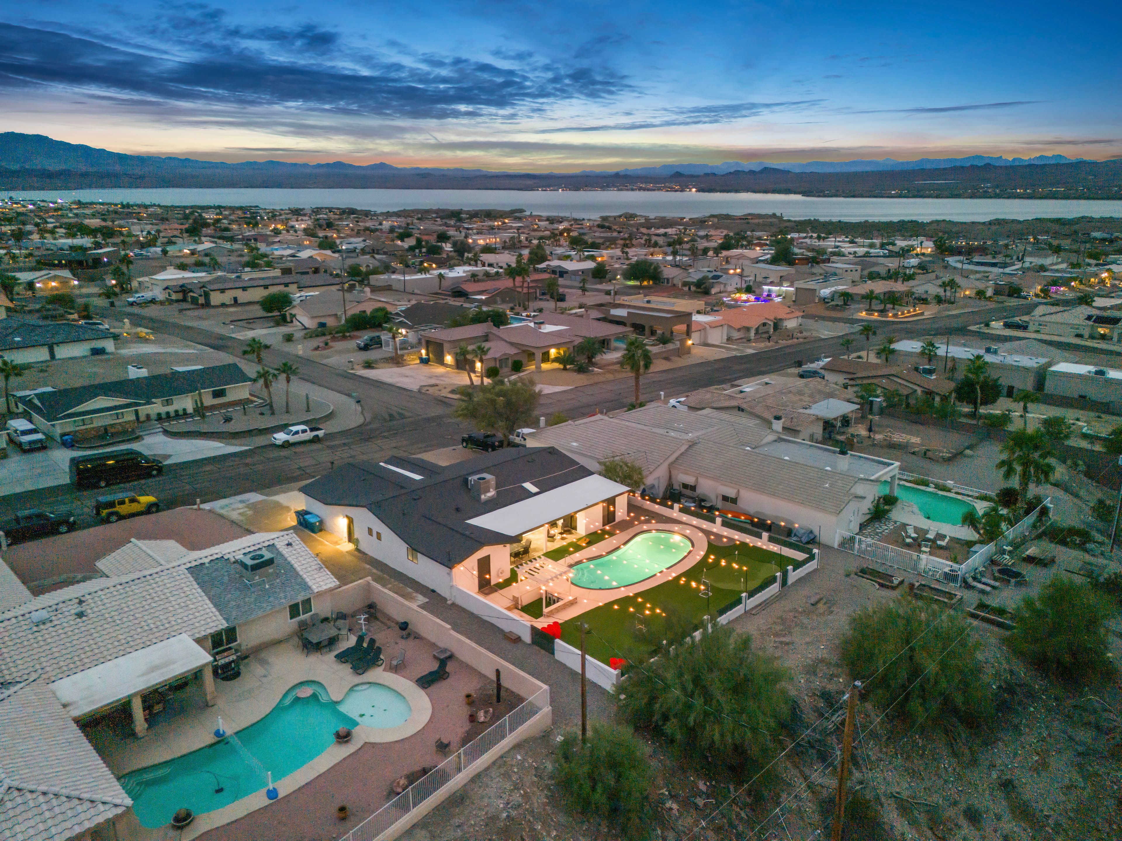 Aerial View | 2 Mi to Lake Havasu