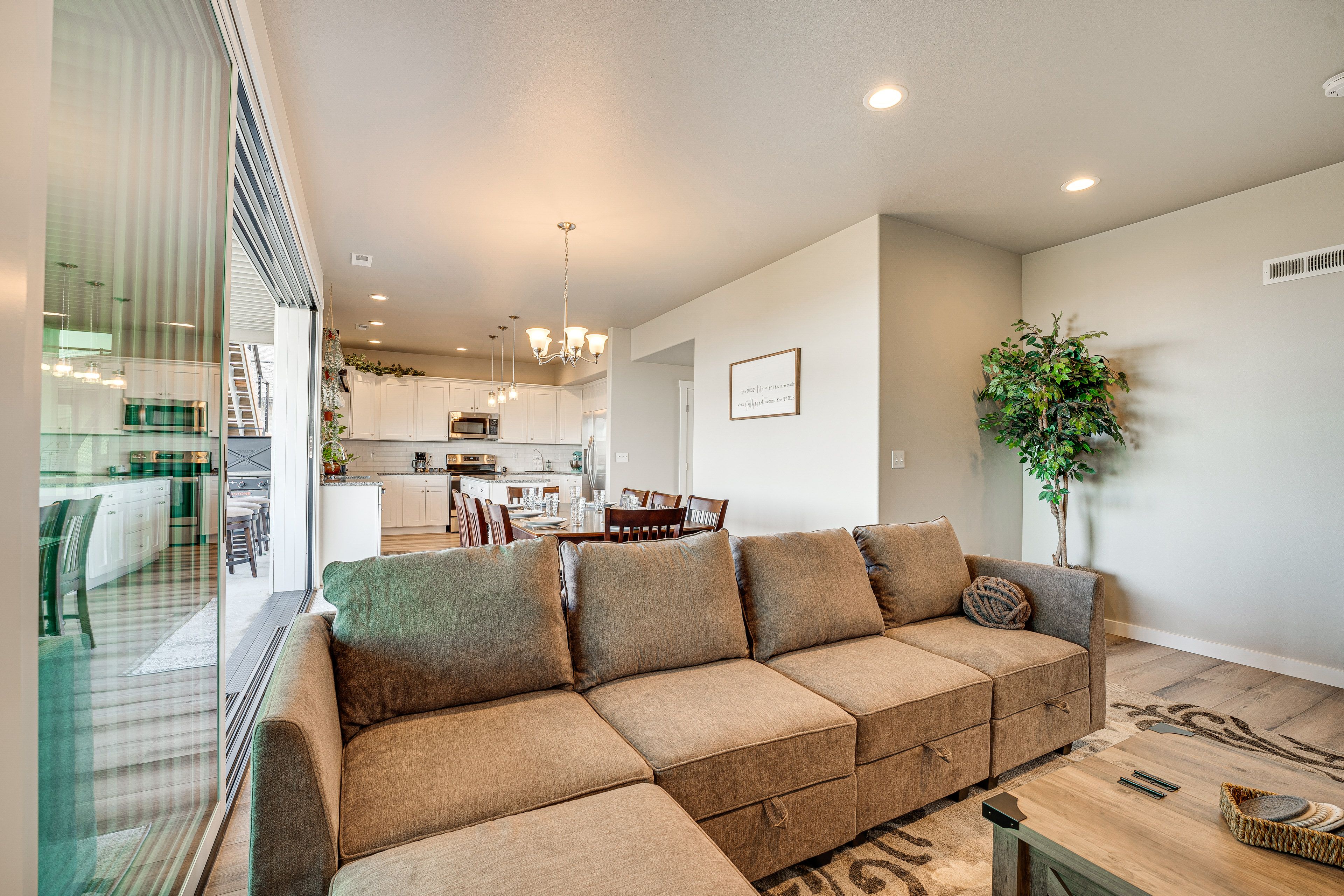 Living Room | Full Sleeper Sofa