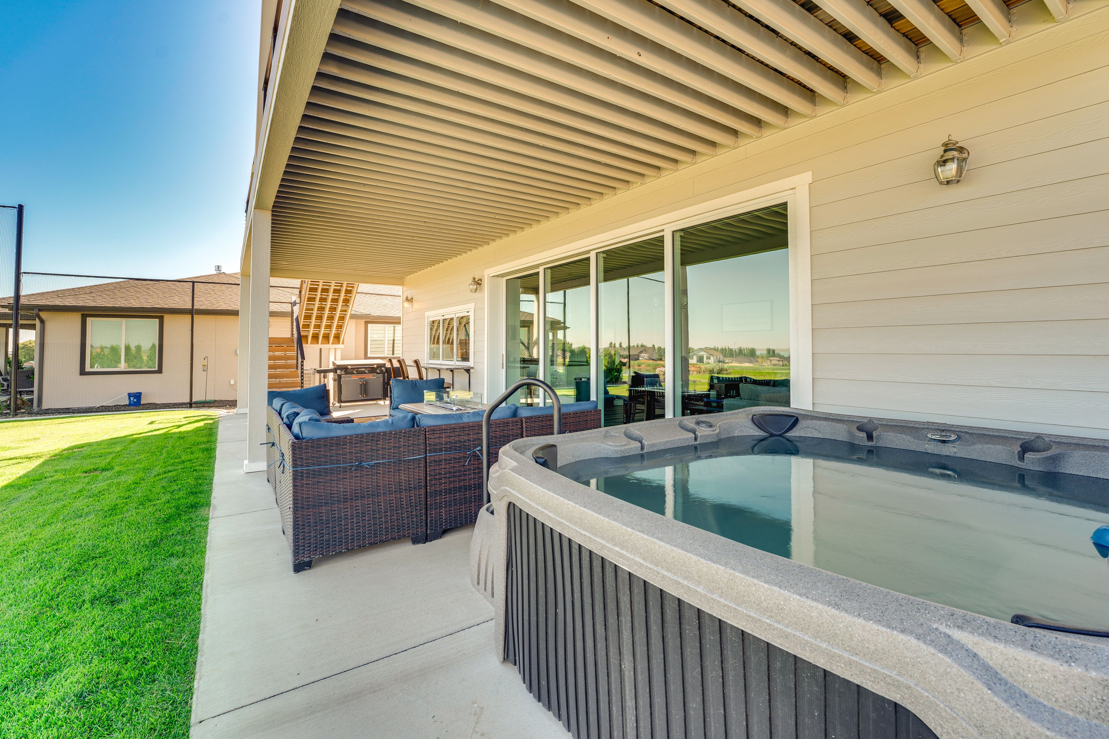 Patio | Fire Pit | Outdoor Seating Areas | Gas Grill | Bar Area