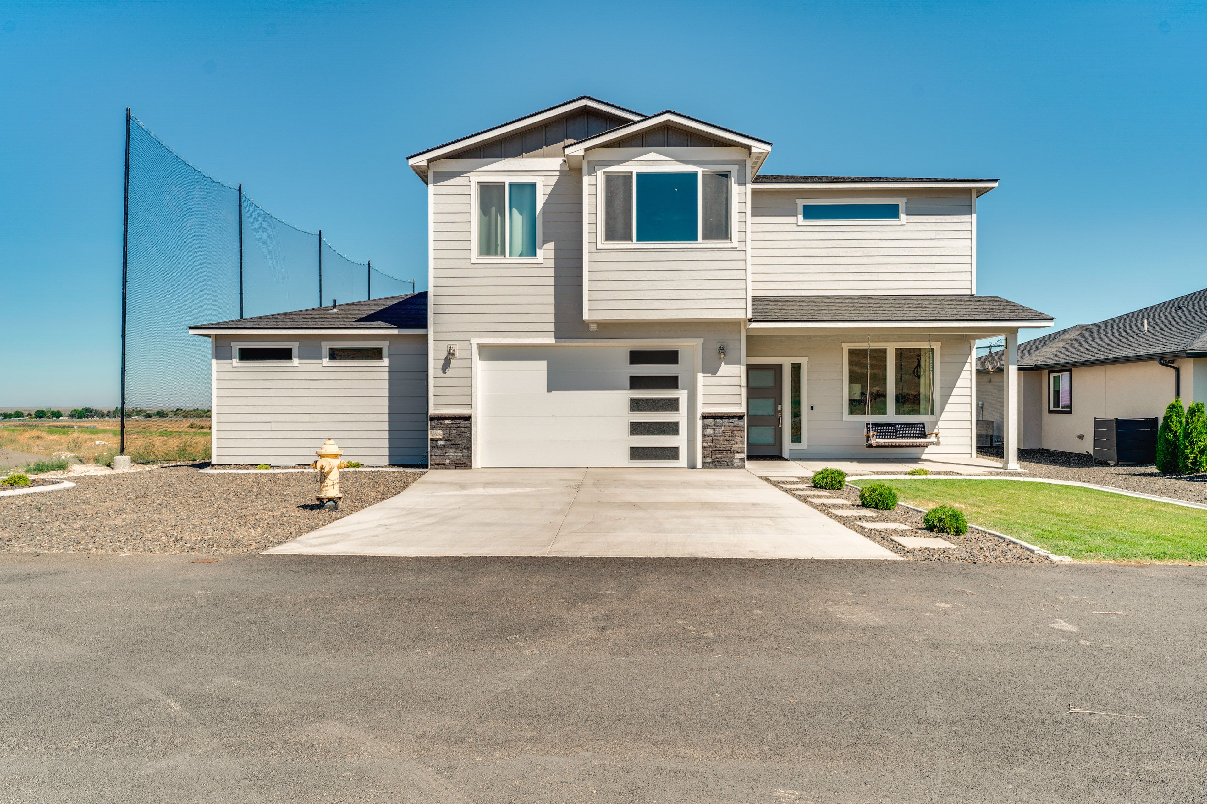 Parking | Driveway (2 Vehicles) | Gravel Driveway (4 Vehicles)