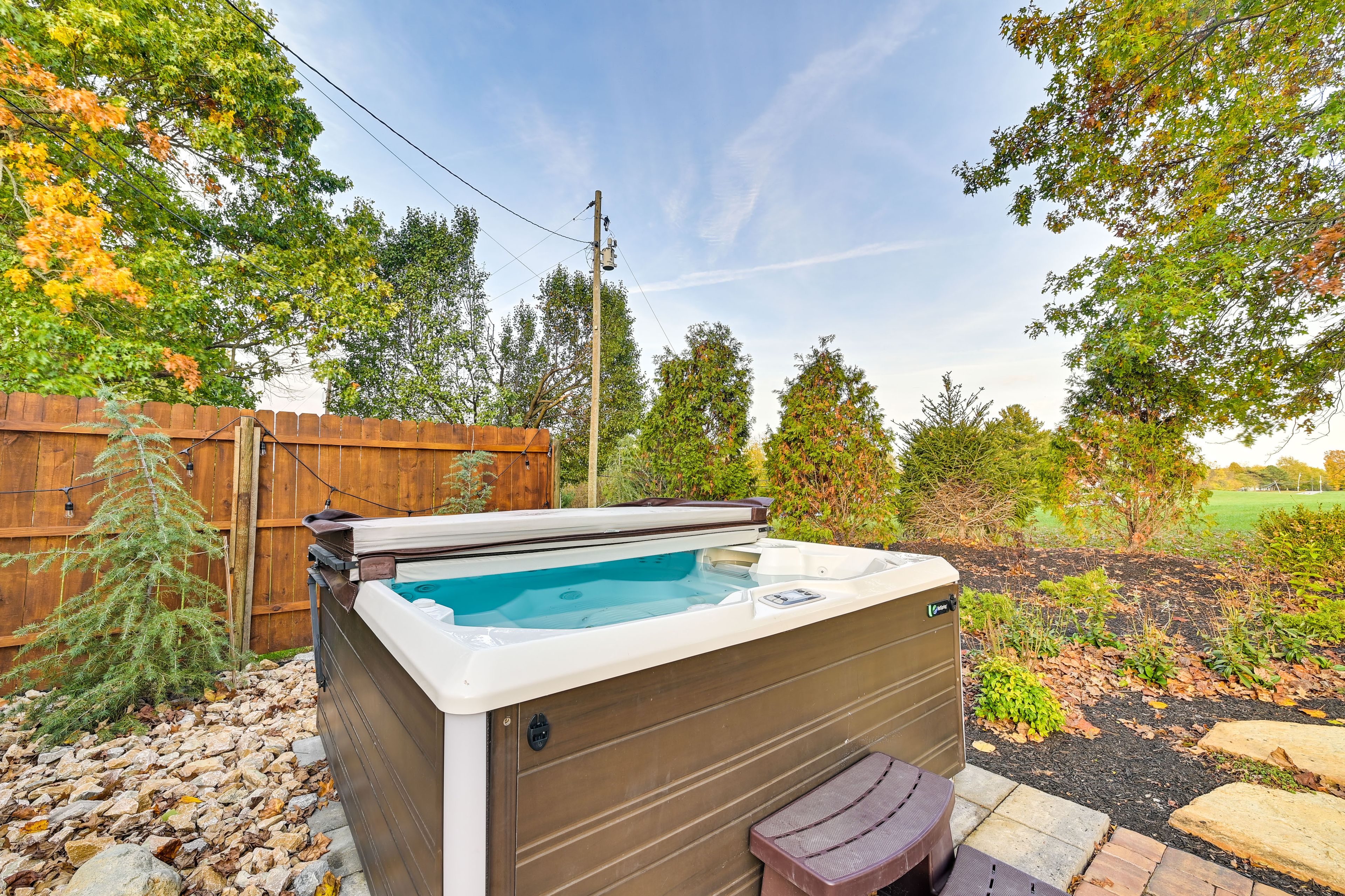 Dry Ridge Vacation Rental | 3BR | 3BA | 1,512 Sq Ft | Stairs Required