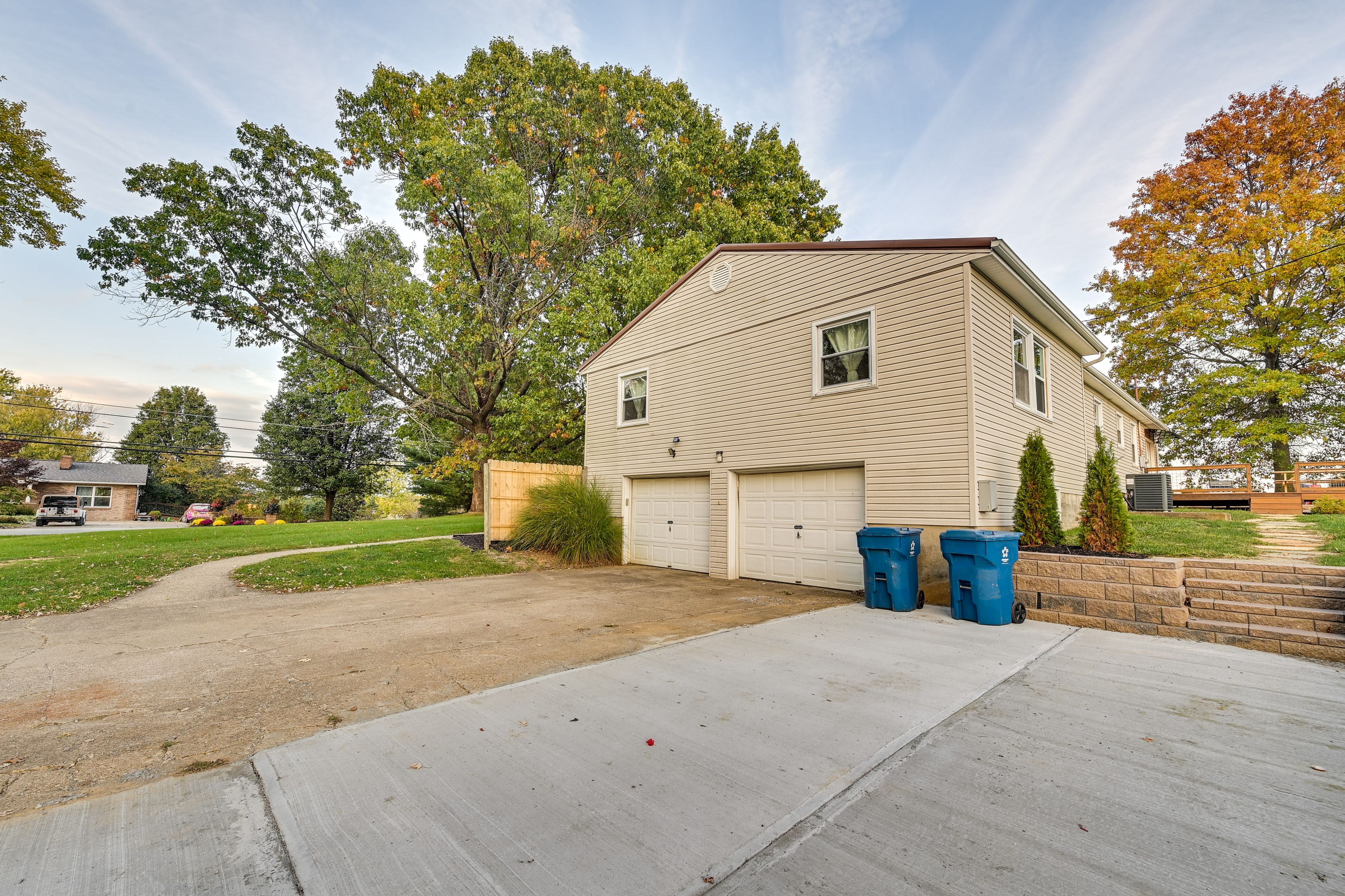 Parking | Driveway (3 Vehicles) | Ample RV/Trailer Parking Available