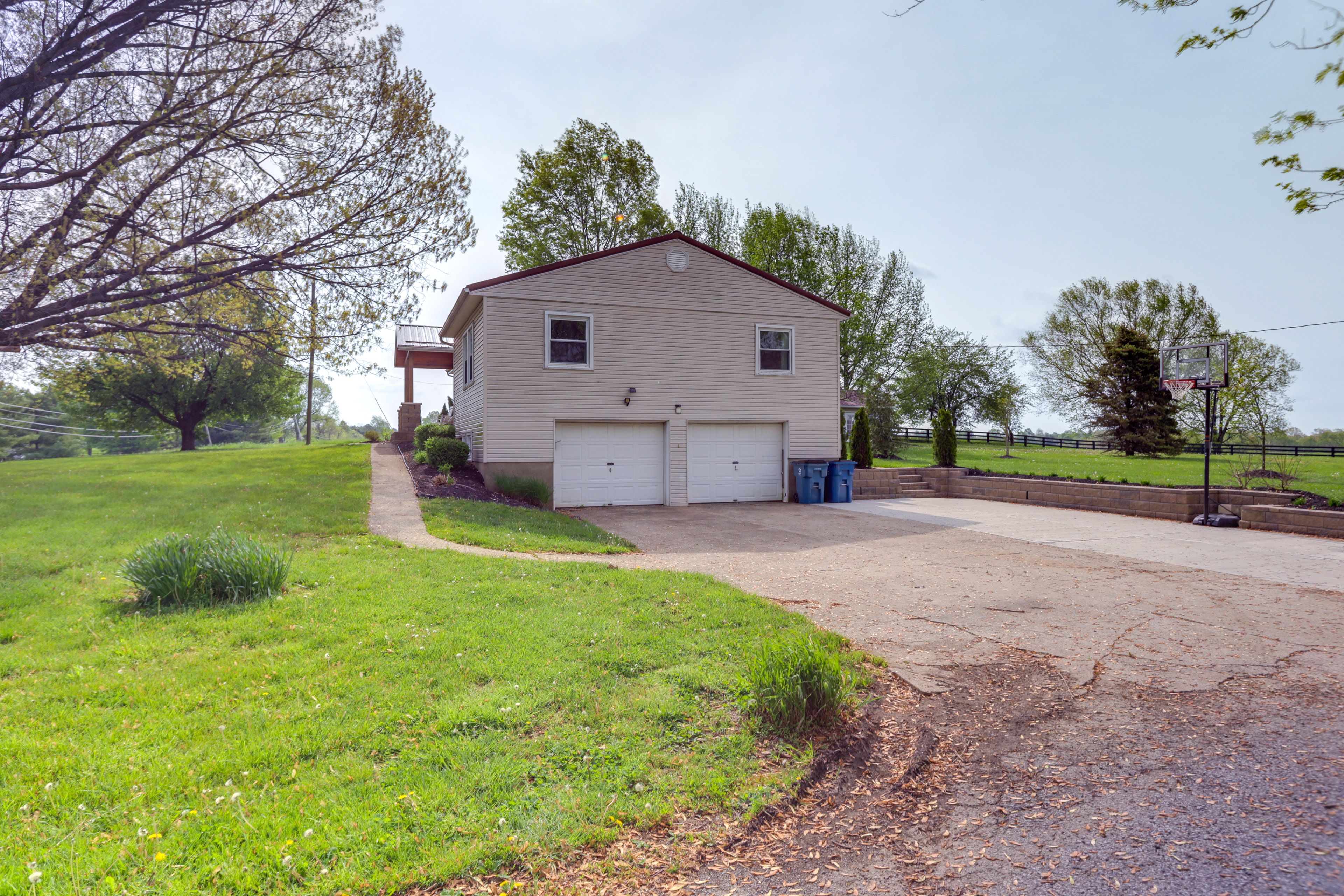 Parking | Driveway (3 Vehicles) | Ample RV/Trailer Parking Available