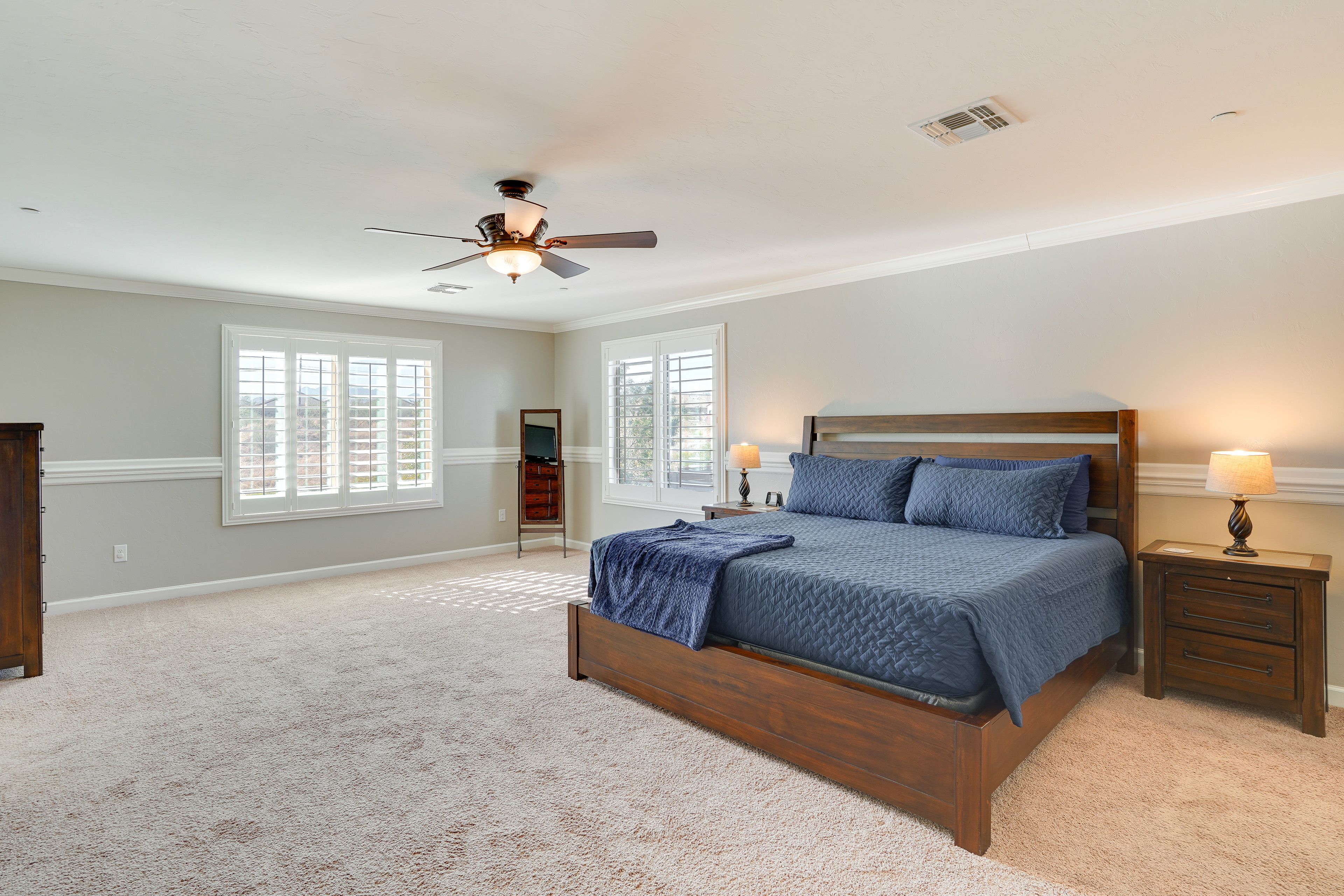 Bedorom 2 (Suite) | 2nd Floor | King Bed