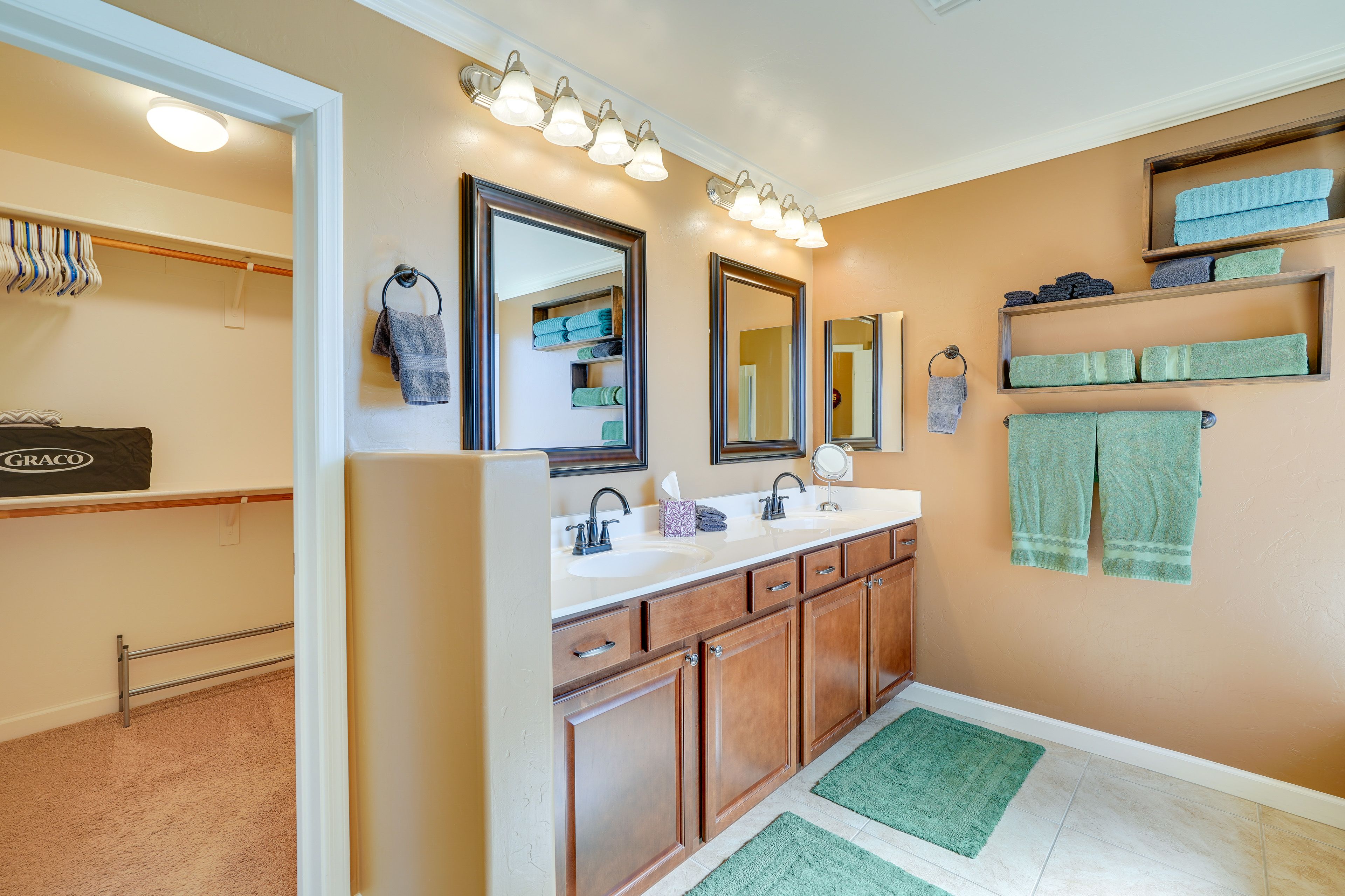 En-Suite Bathroom