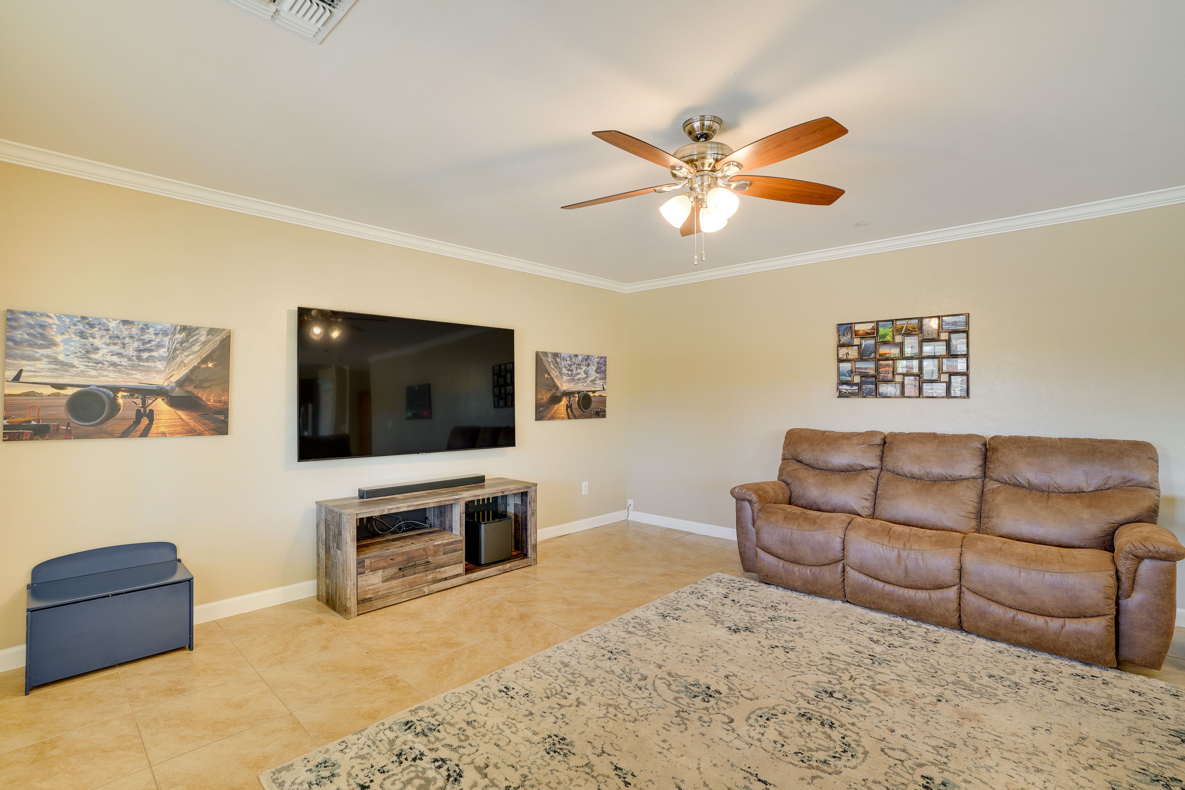 Living Room | Smart TV | Central A/C