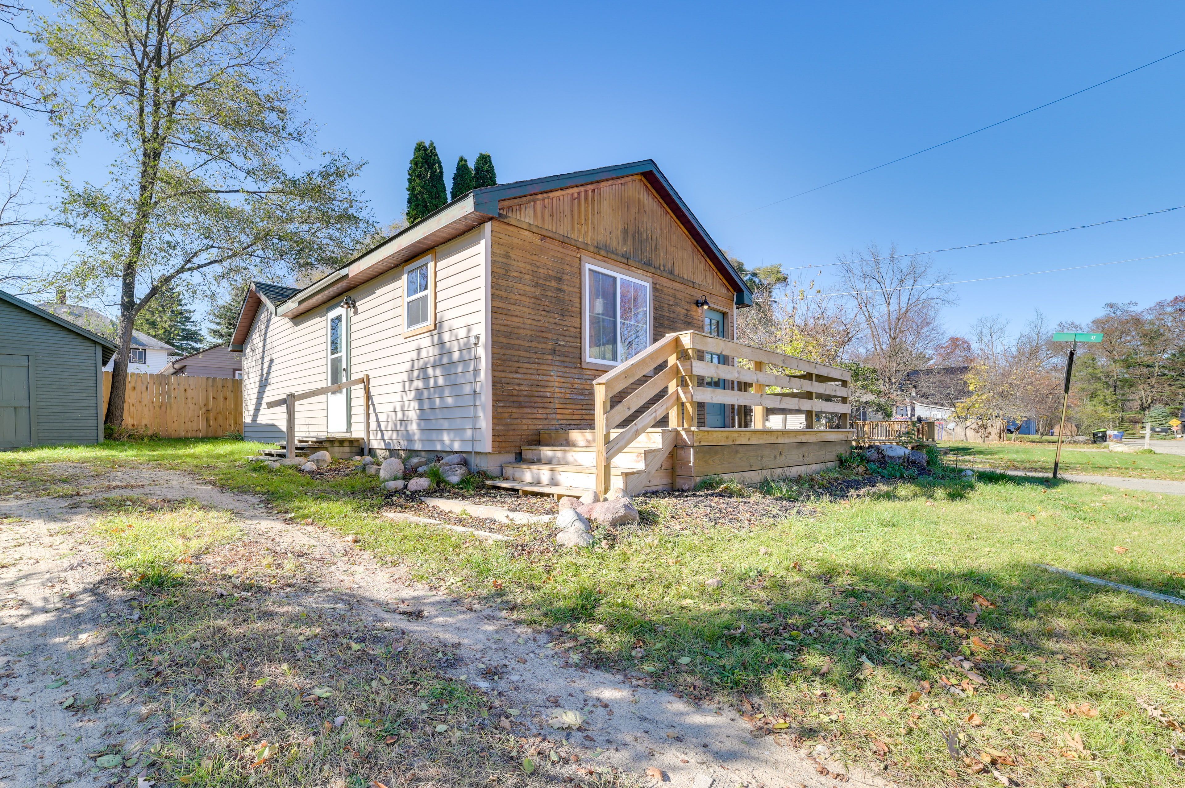 Parking | Driveway (1 Vehicle) | Free Street Parking