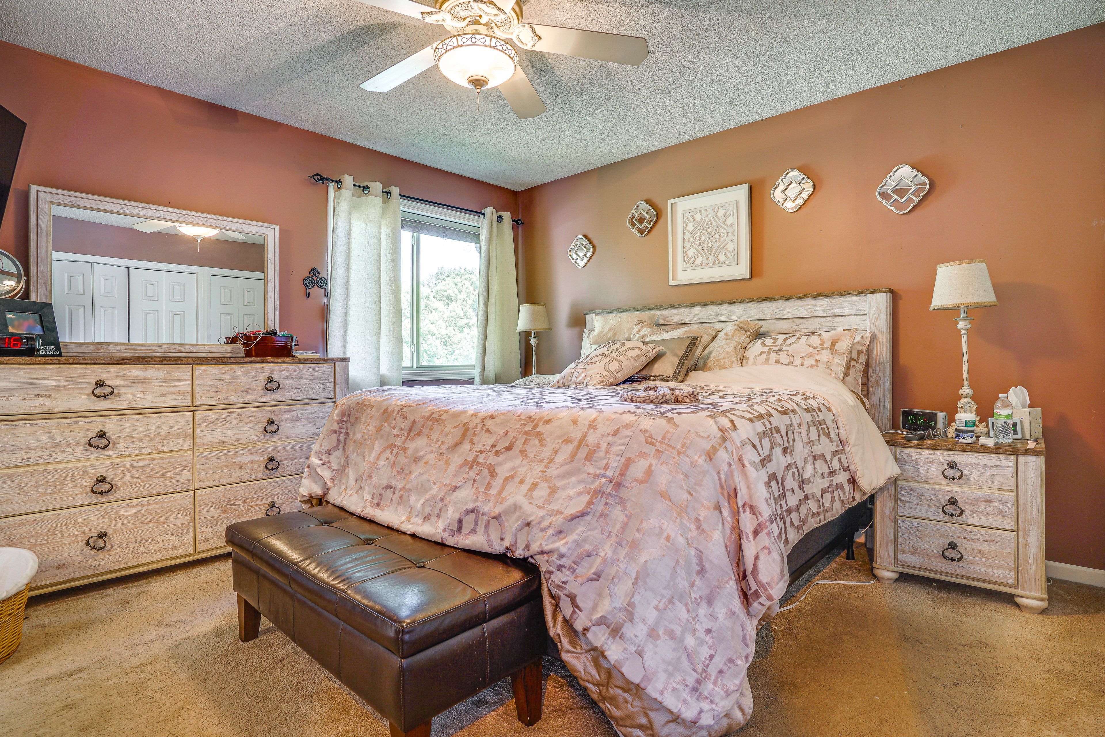 Bedroom 1 | King Bed | 1st Floor