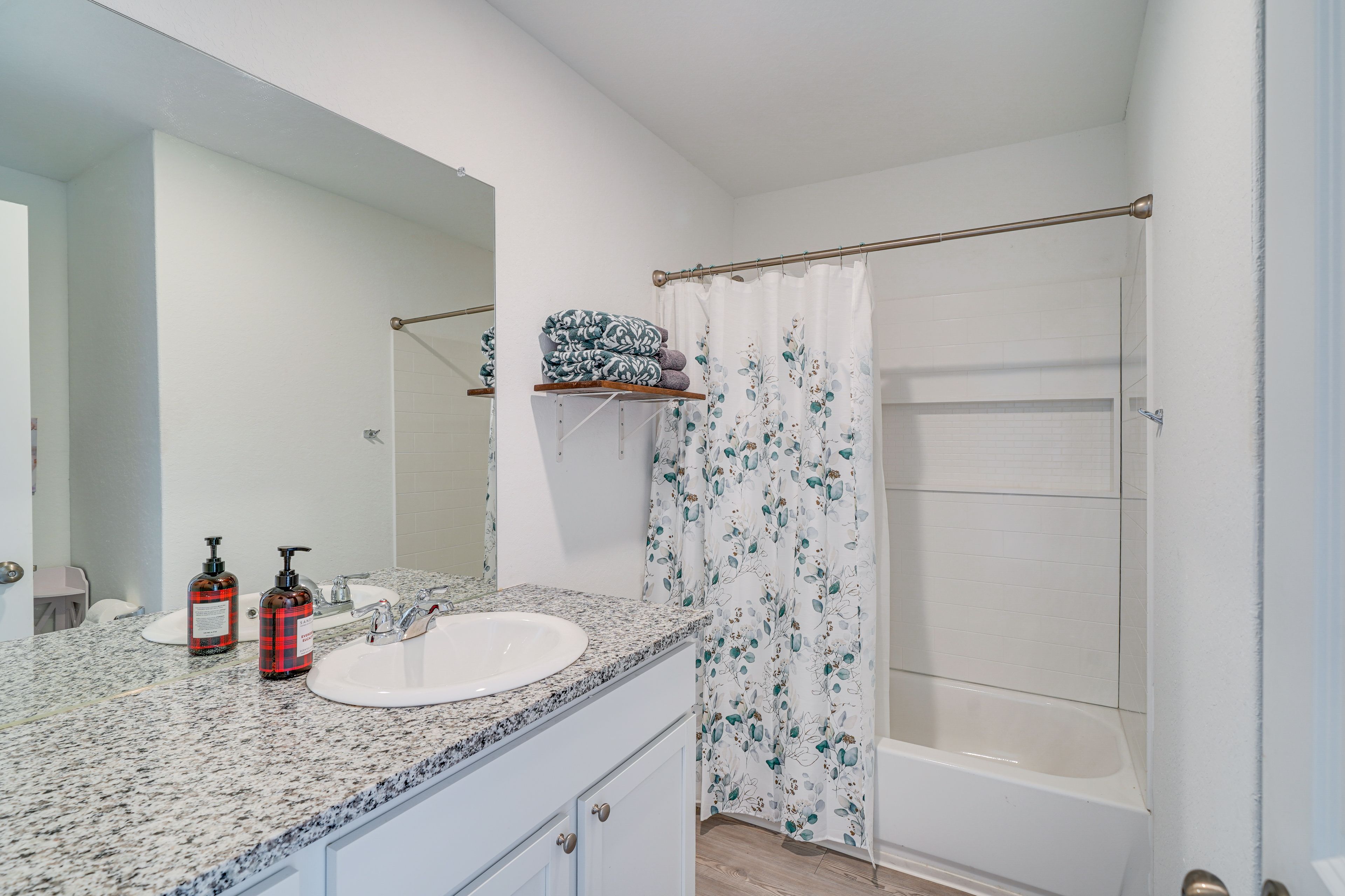 En-Suite Bathroom | Towels Provided