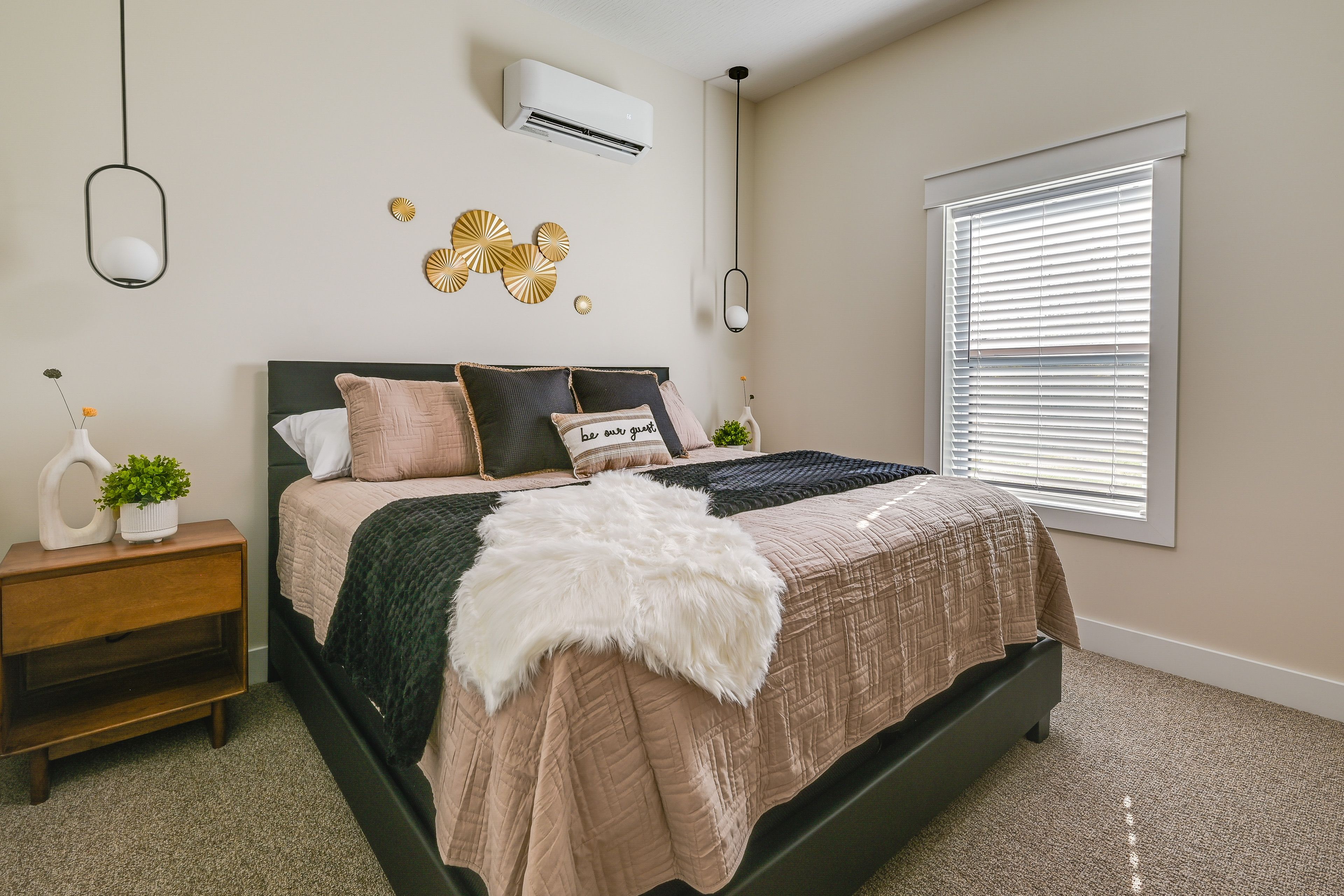 Bedroom 1 | King Bed