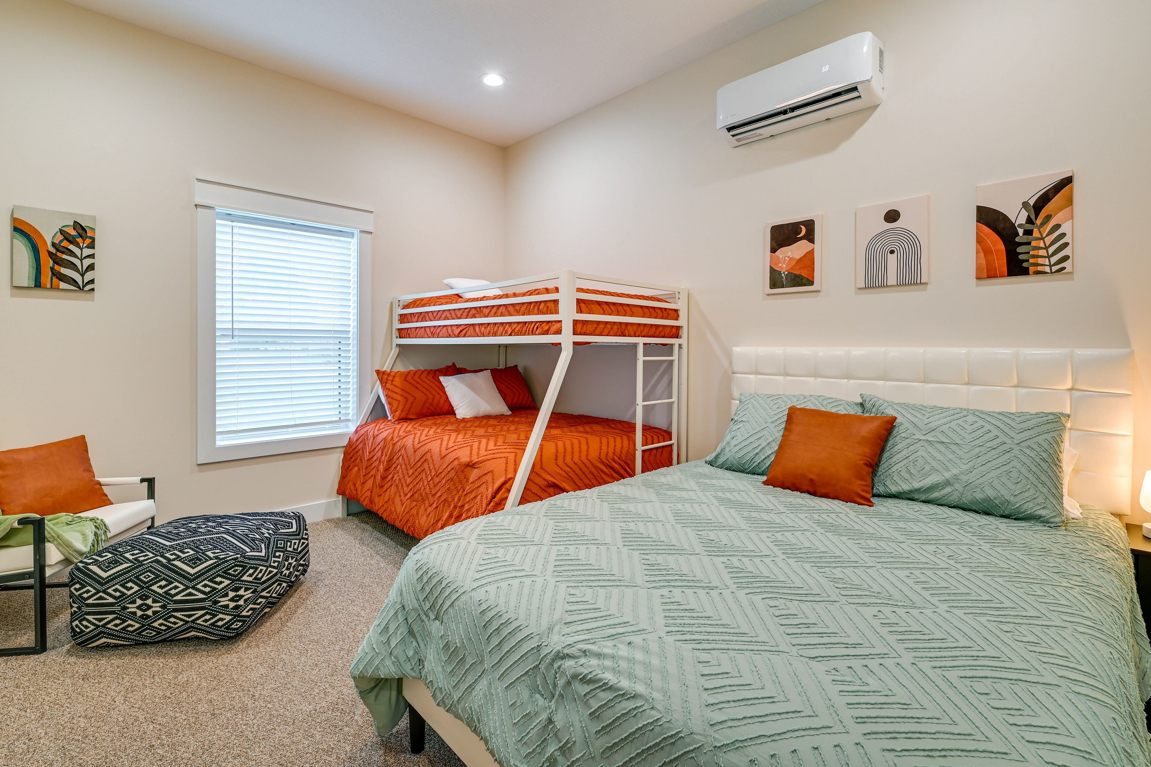 Bedroom 2 | Queen Bed | Twin/Full Bed