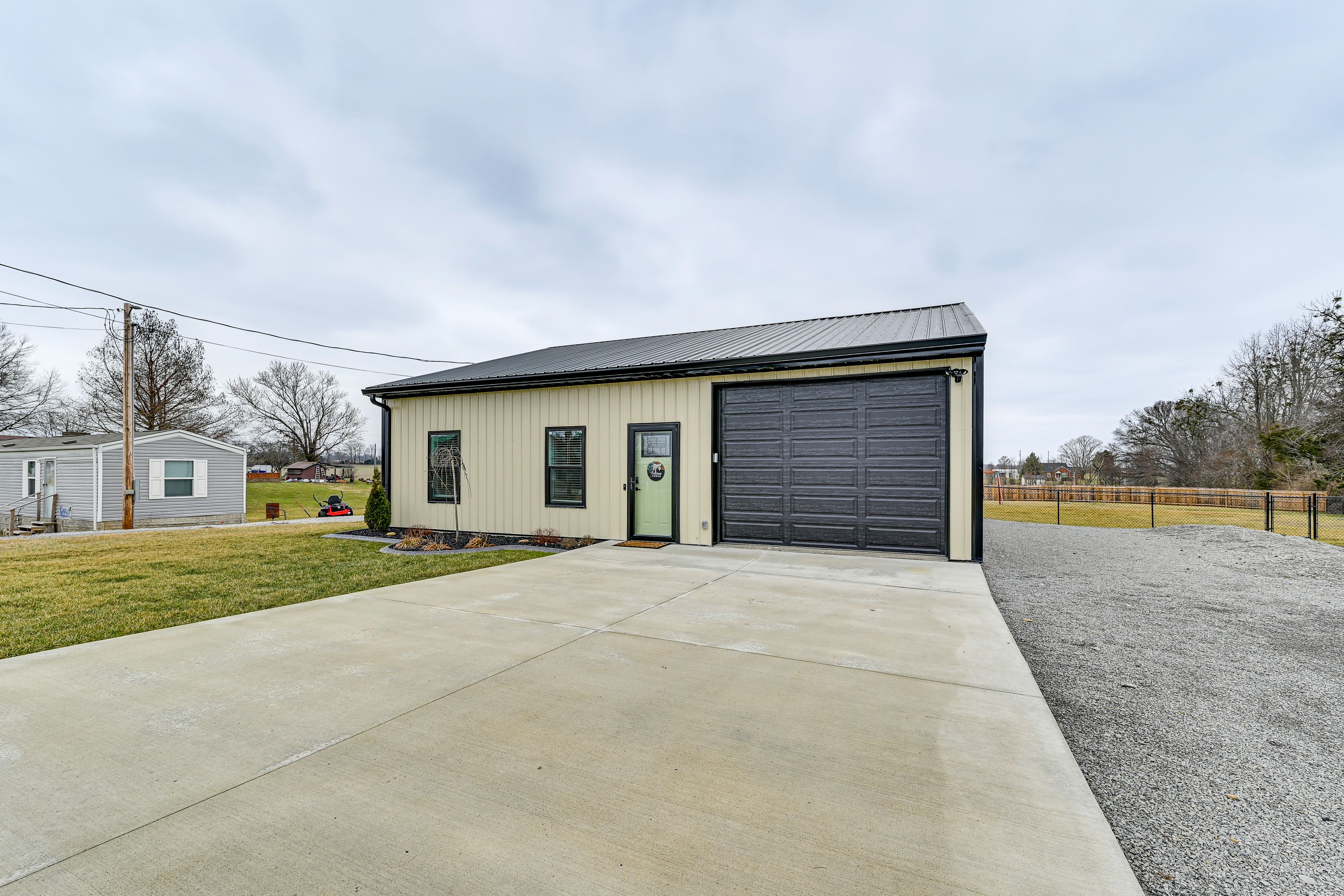 Parking | Driveway (4 Vehicles)