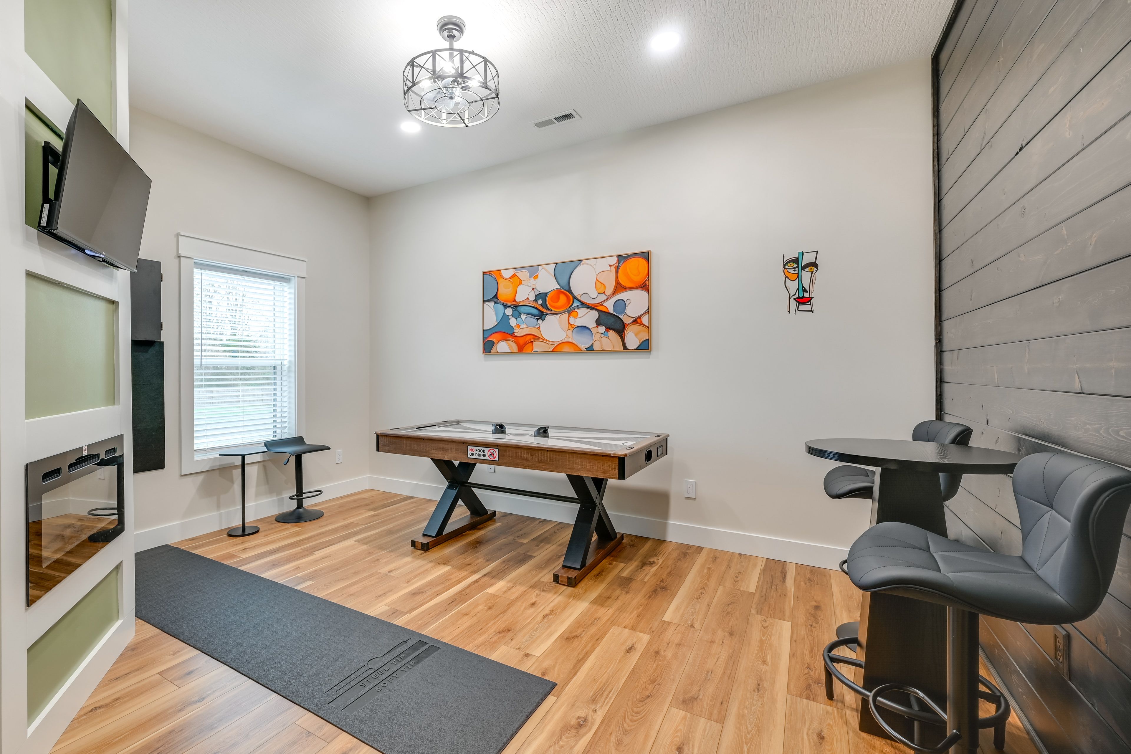 Game Room | Air Hockey Table | Dart Board | Arcade game