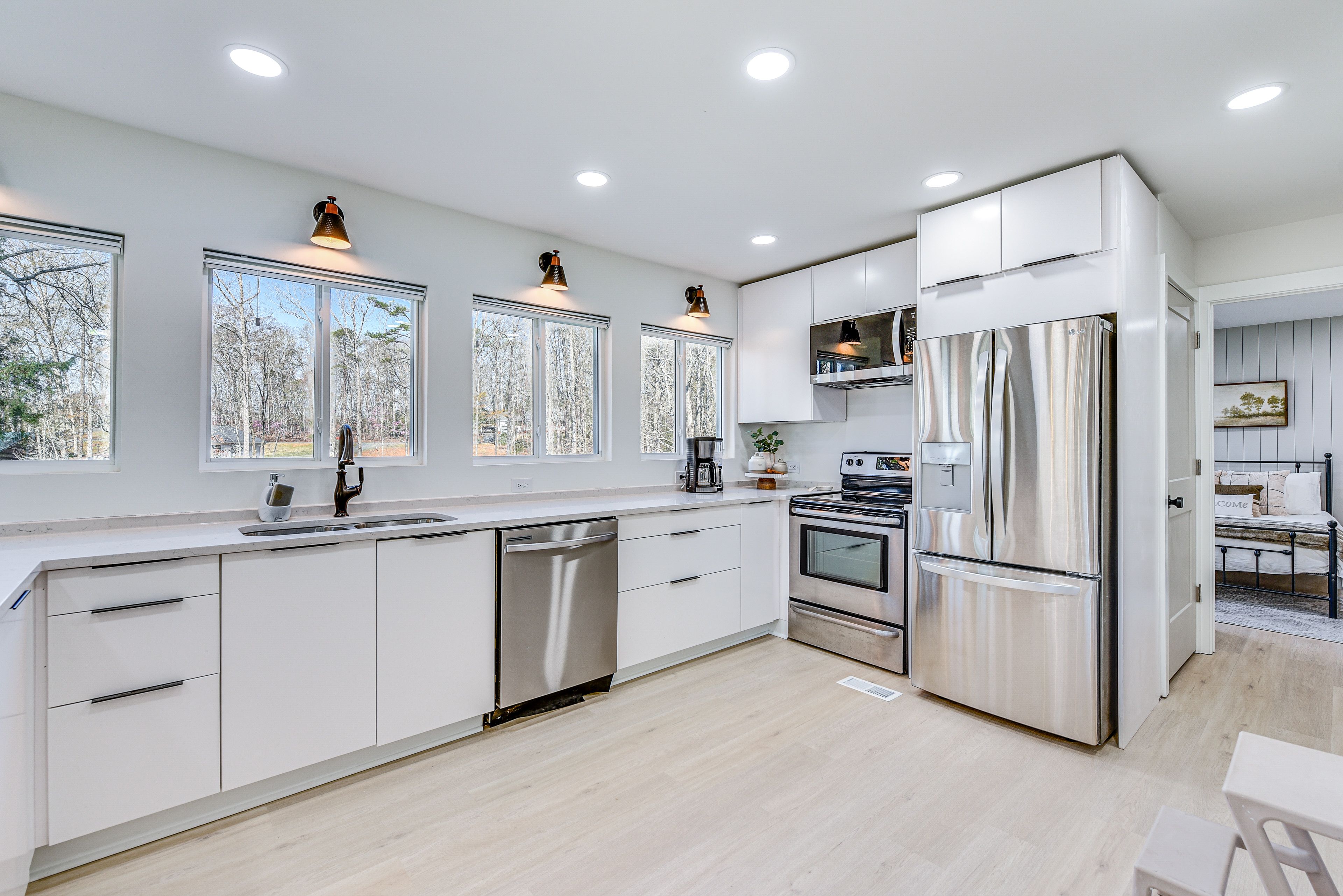 Kitchen | Cooking Basics | Drip Coffee Maker | Microwave | Main Level