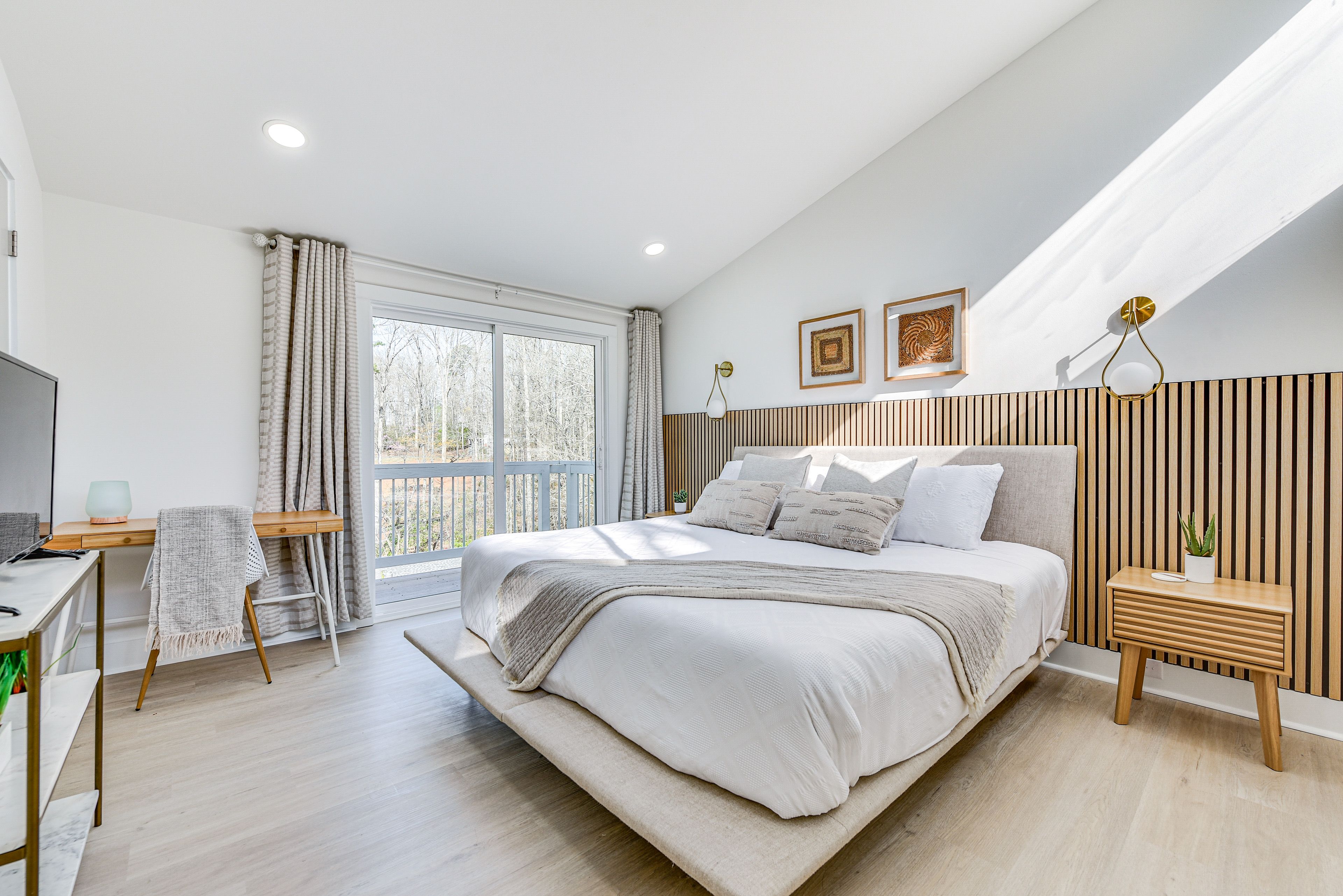 Bedroom 1 | King Bed | En-Suite Bathroom | Private Balcony | Upper Level