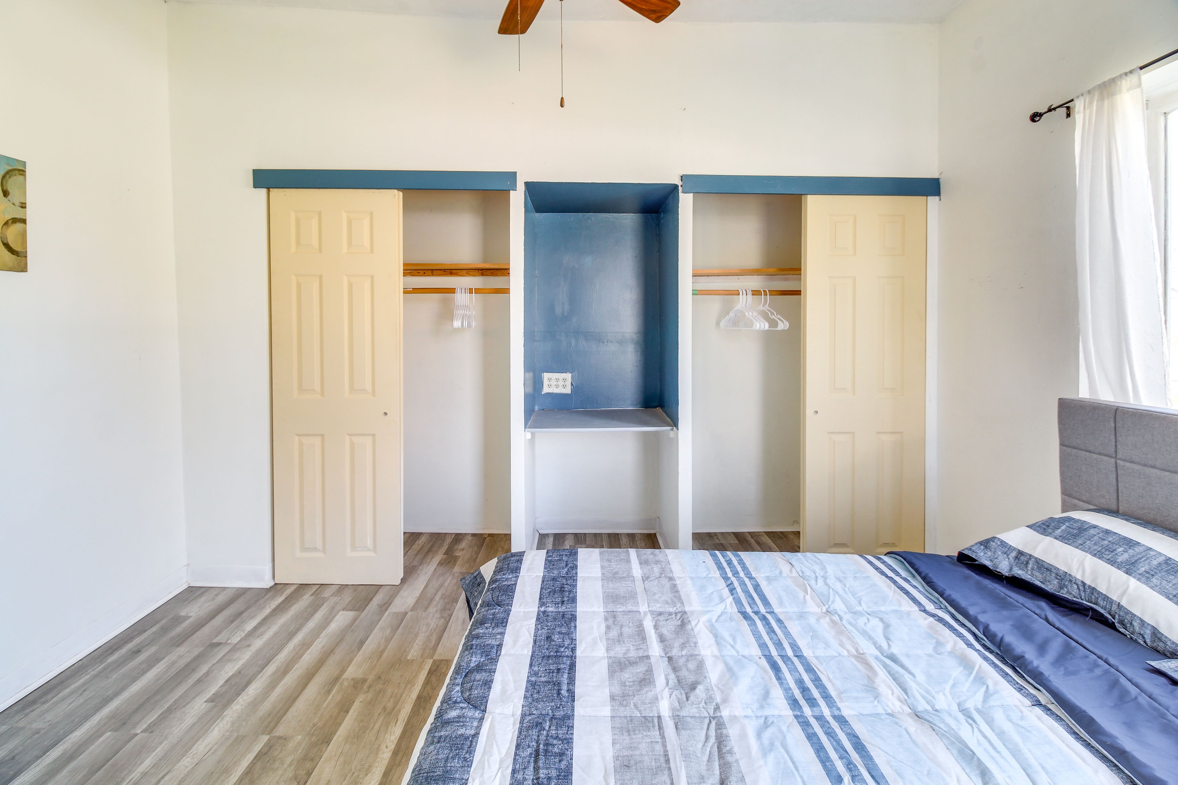 Bedroom 1 | Queen Bed