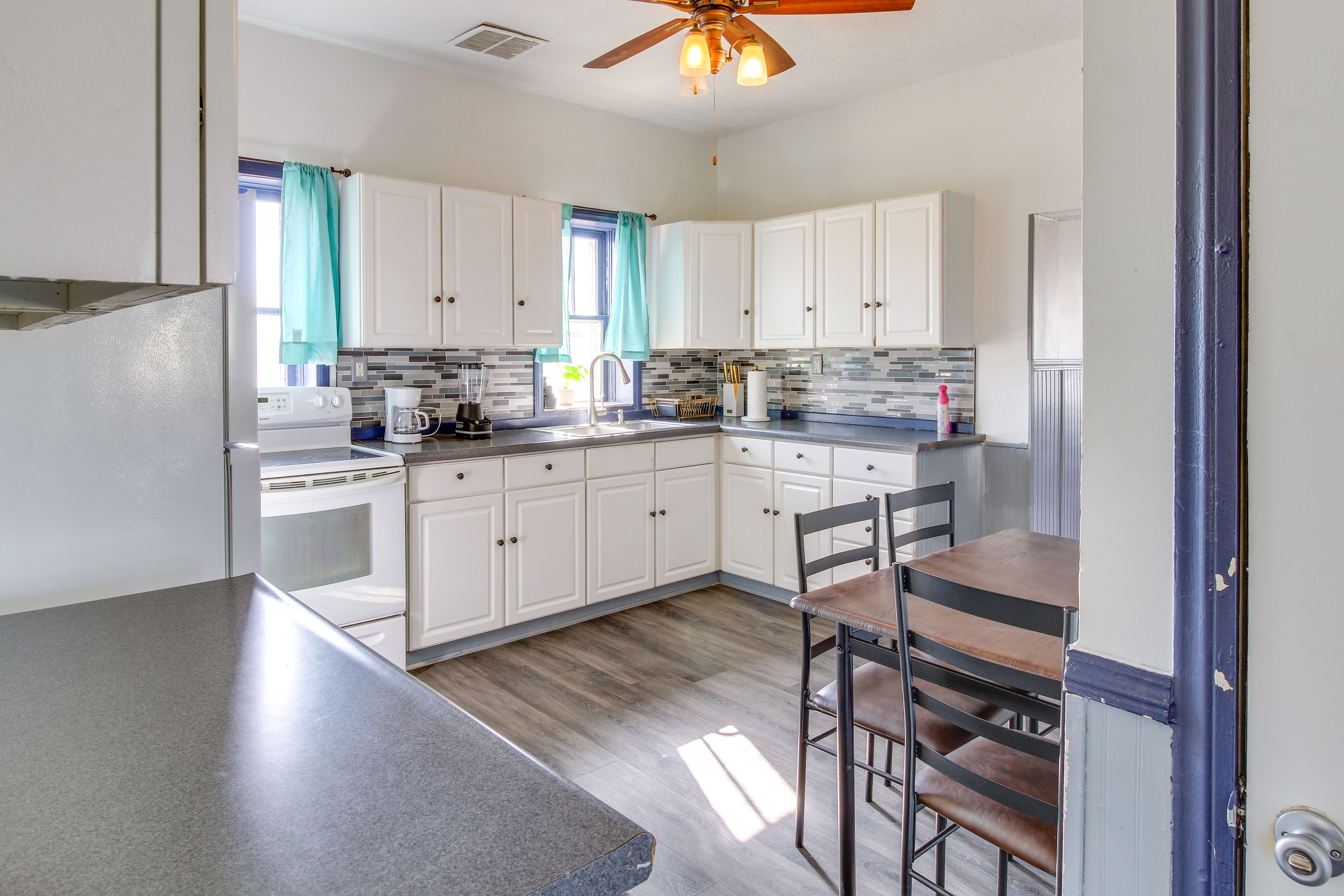 Well-Equipped Kitchen | Dining Area