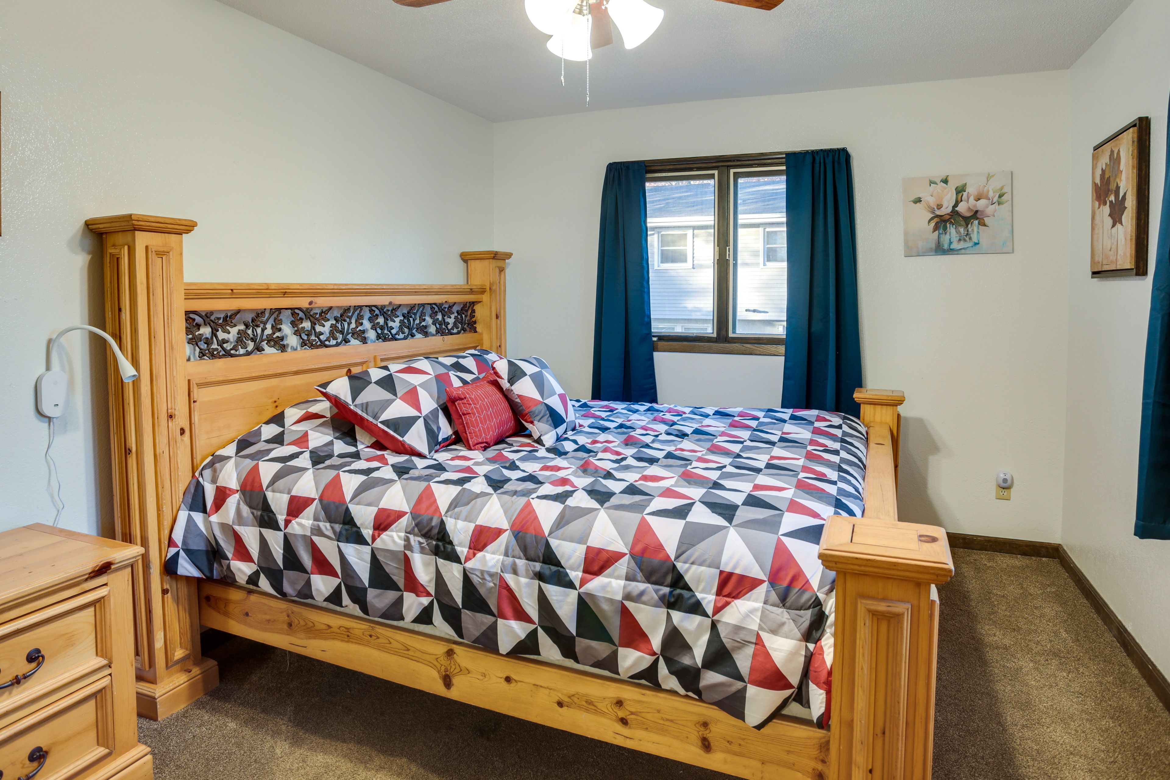 Bedroom 1 | King Bed
