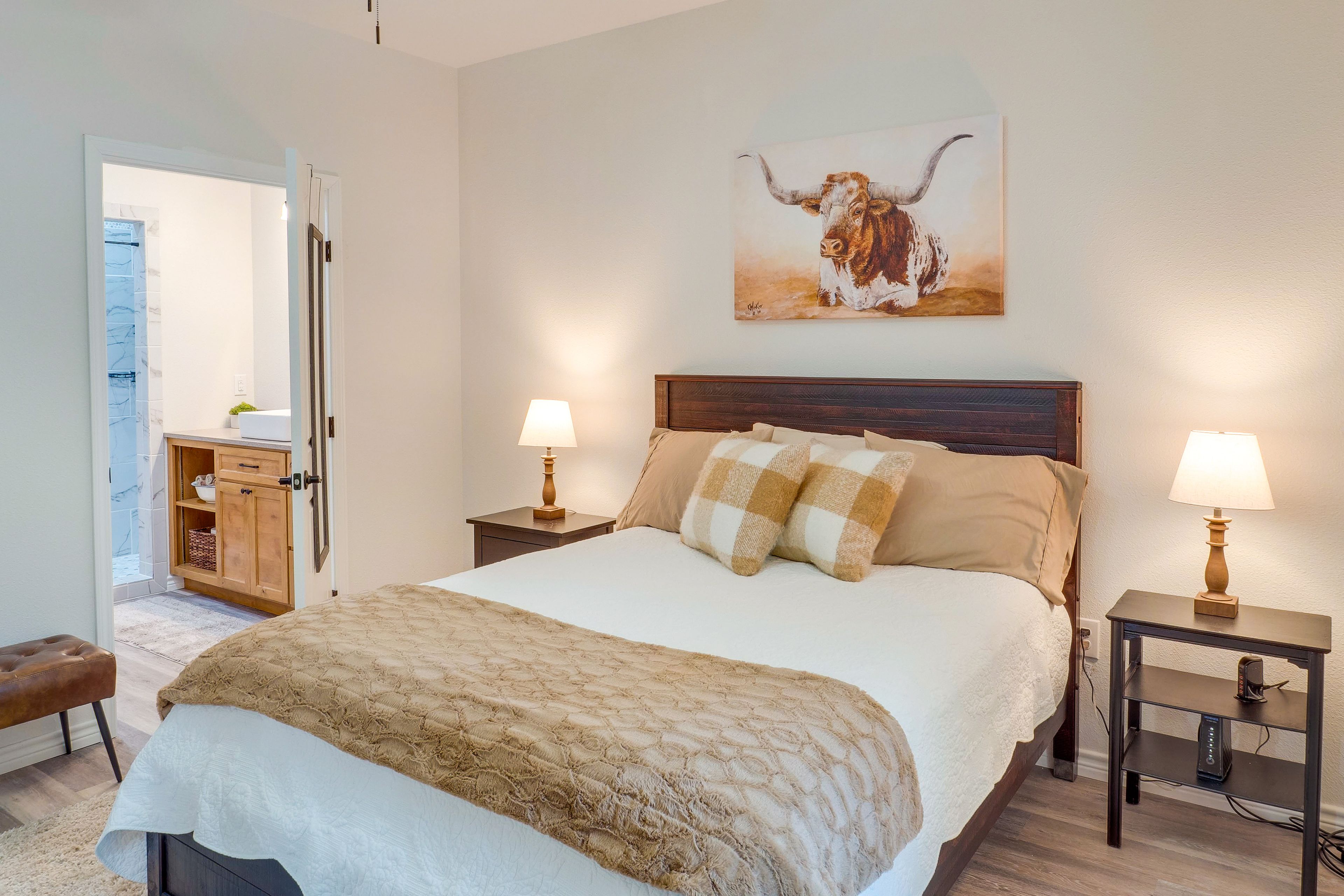Bedroom 1 | Queen Bed | Linen Provided