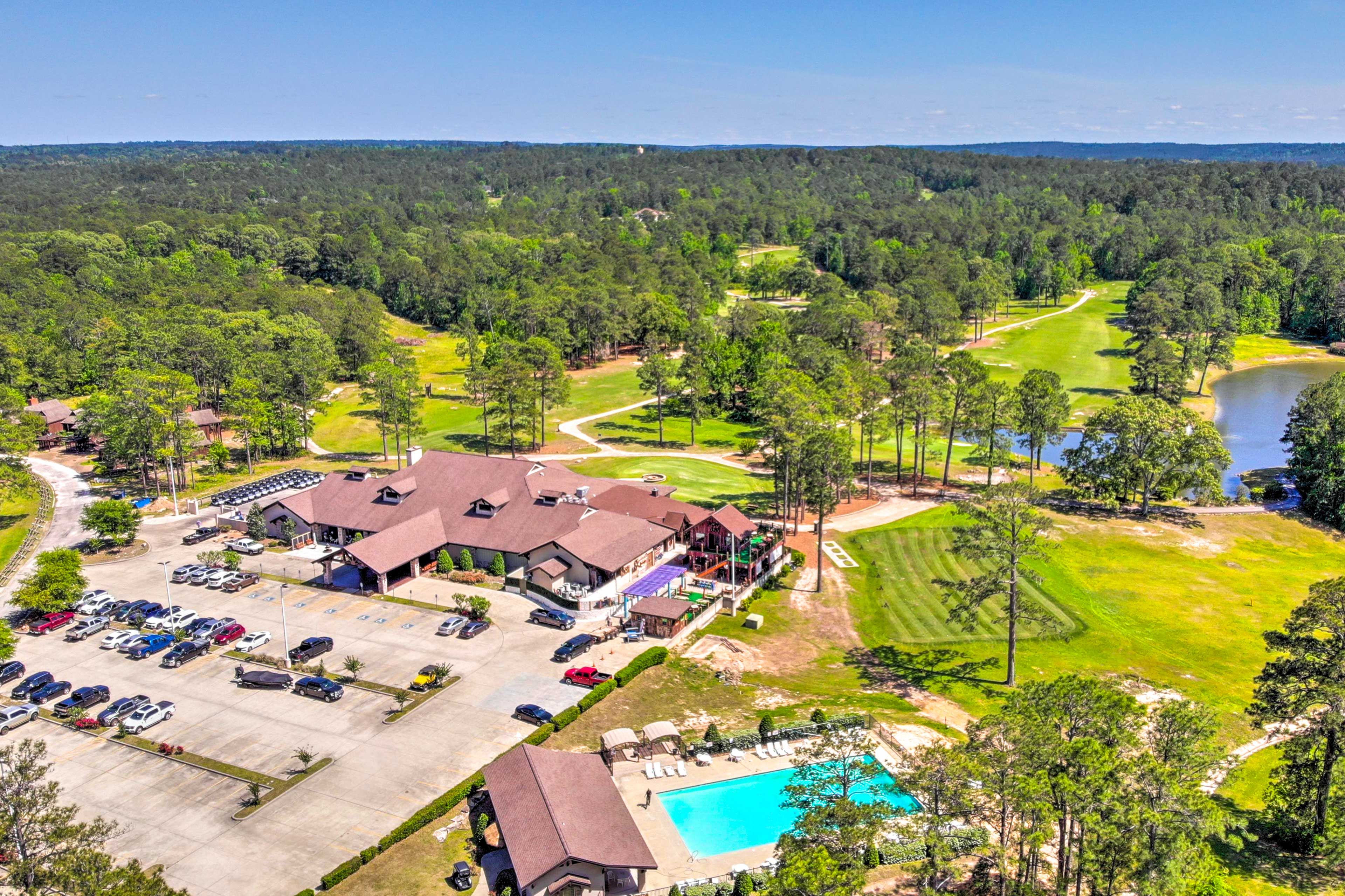 Community Amenities | Seasonal Outdoor Pool (Memorial Day-Labor Day)