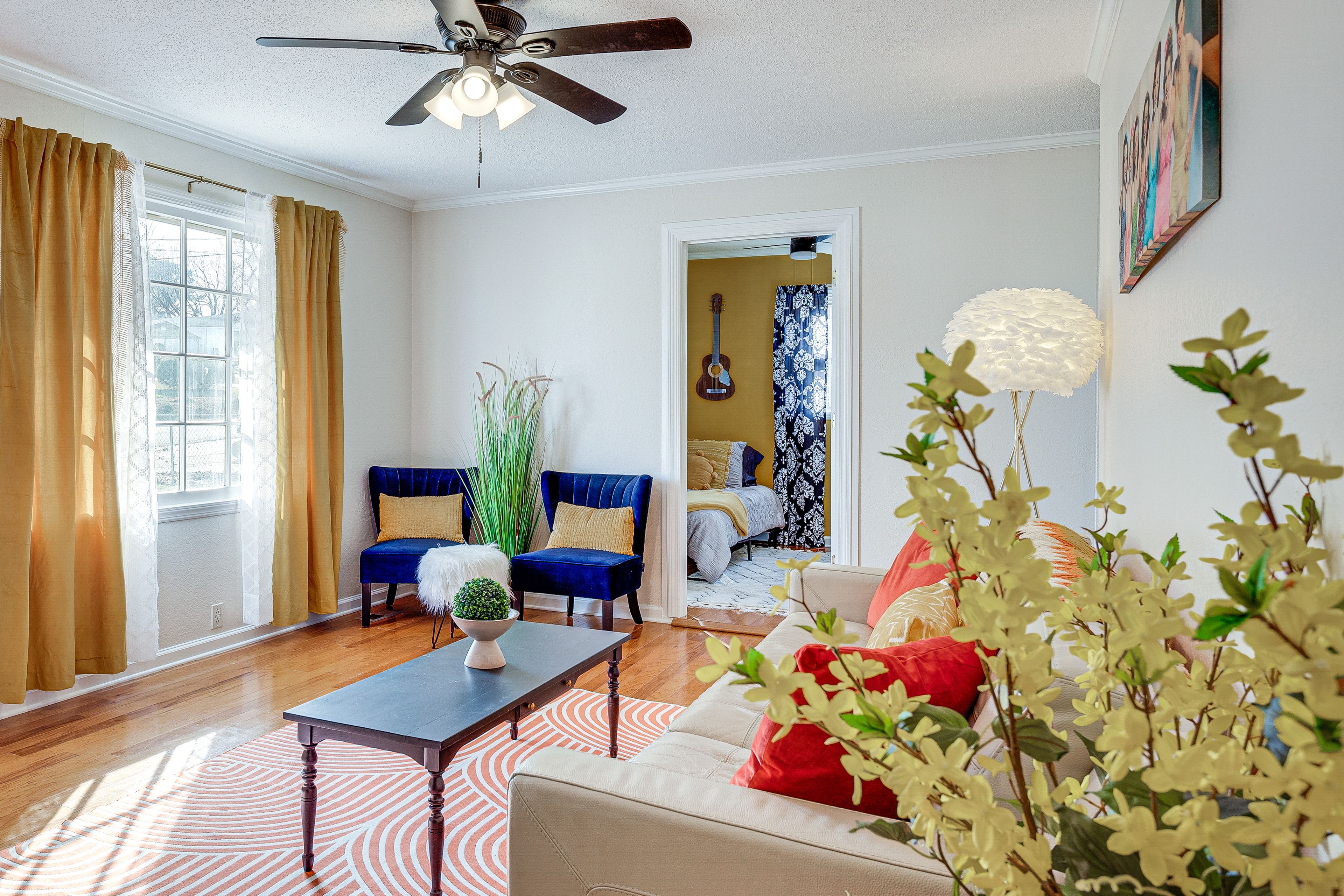 Living Room | Free WiFi | Central A/C & Heat