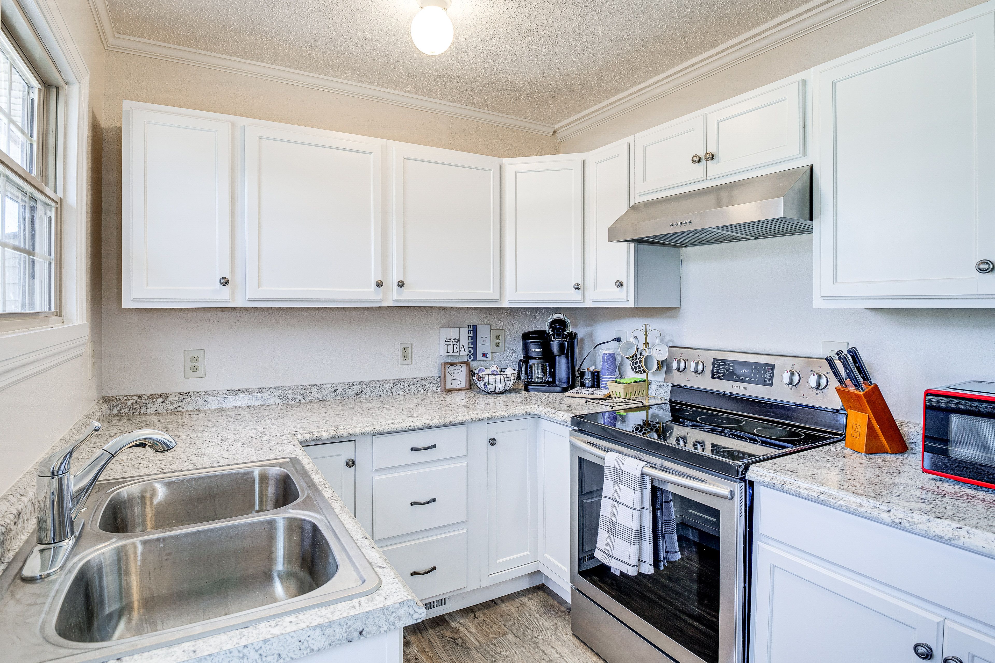 Kitchen | Trash Bags & Paper Towels