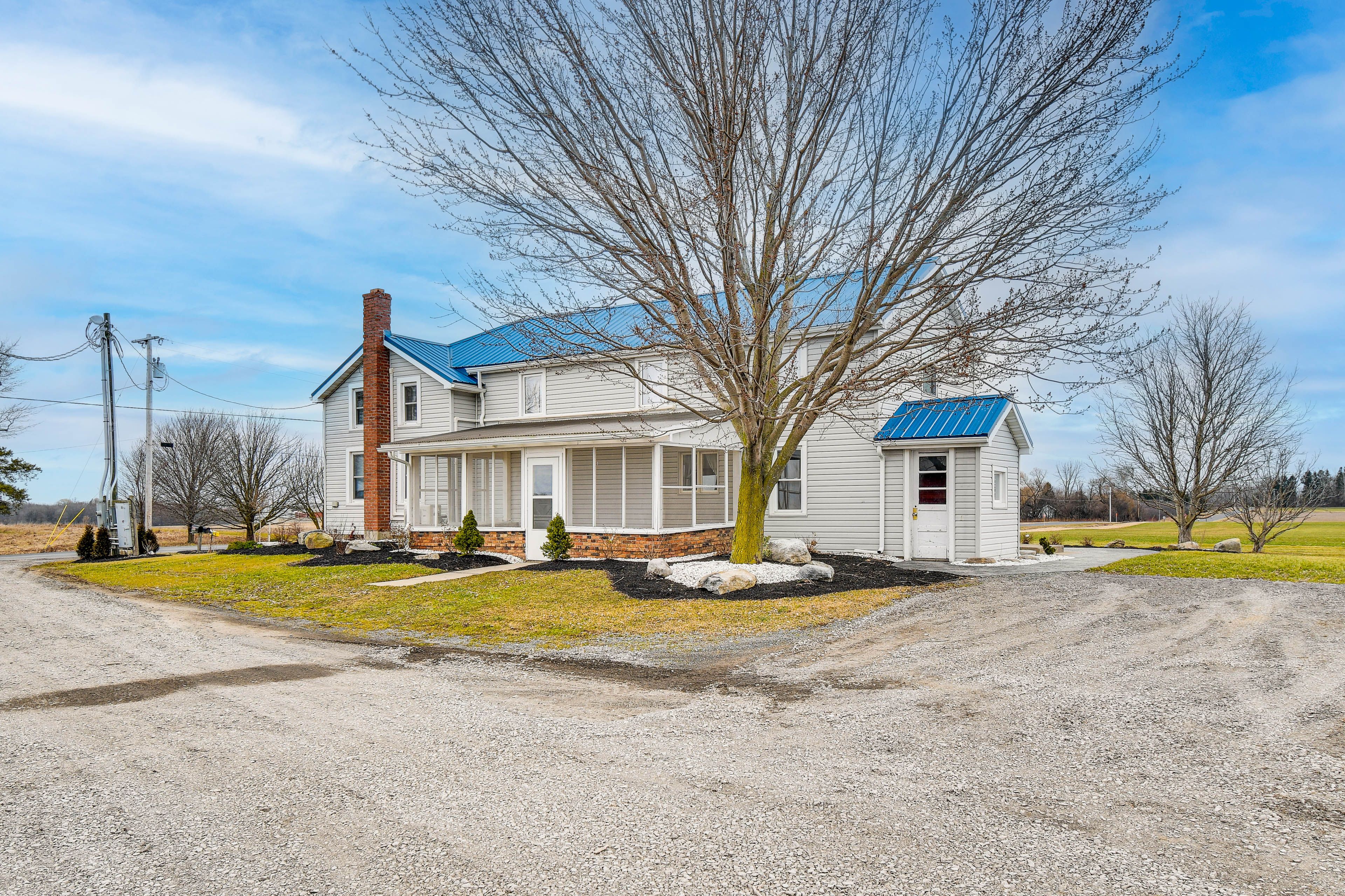 Parking | Driveway (4 Vehicles) | RV/Trailer Parking