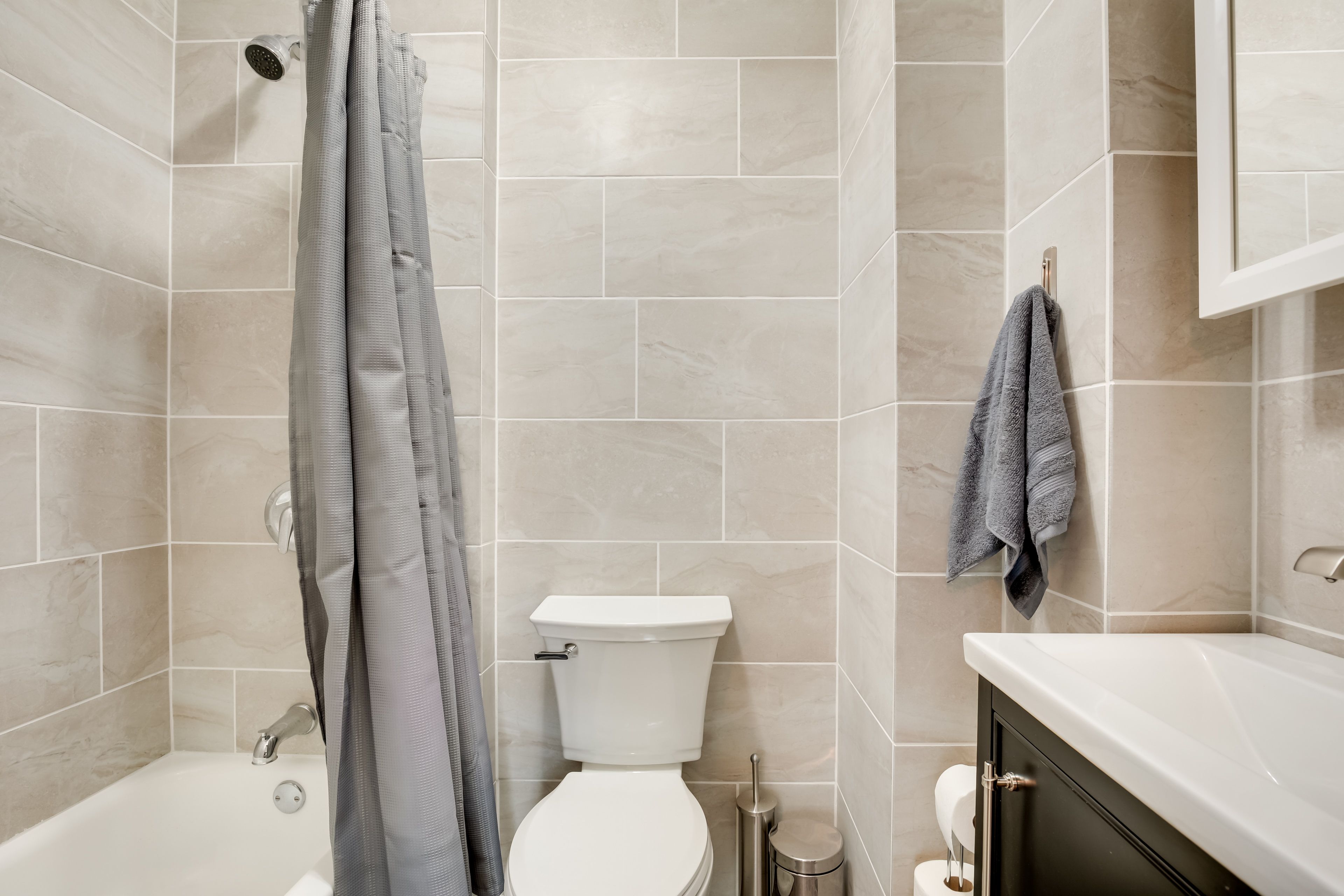 Full Bathroom